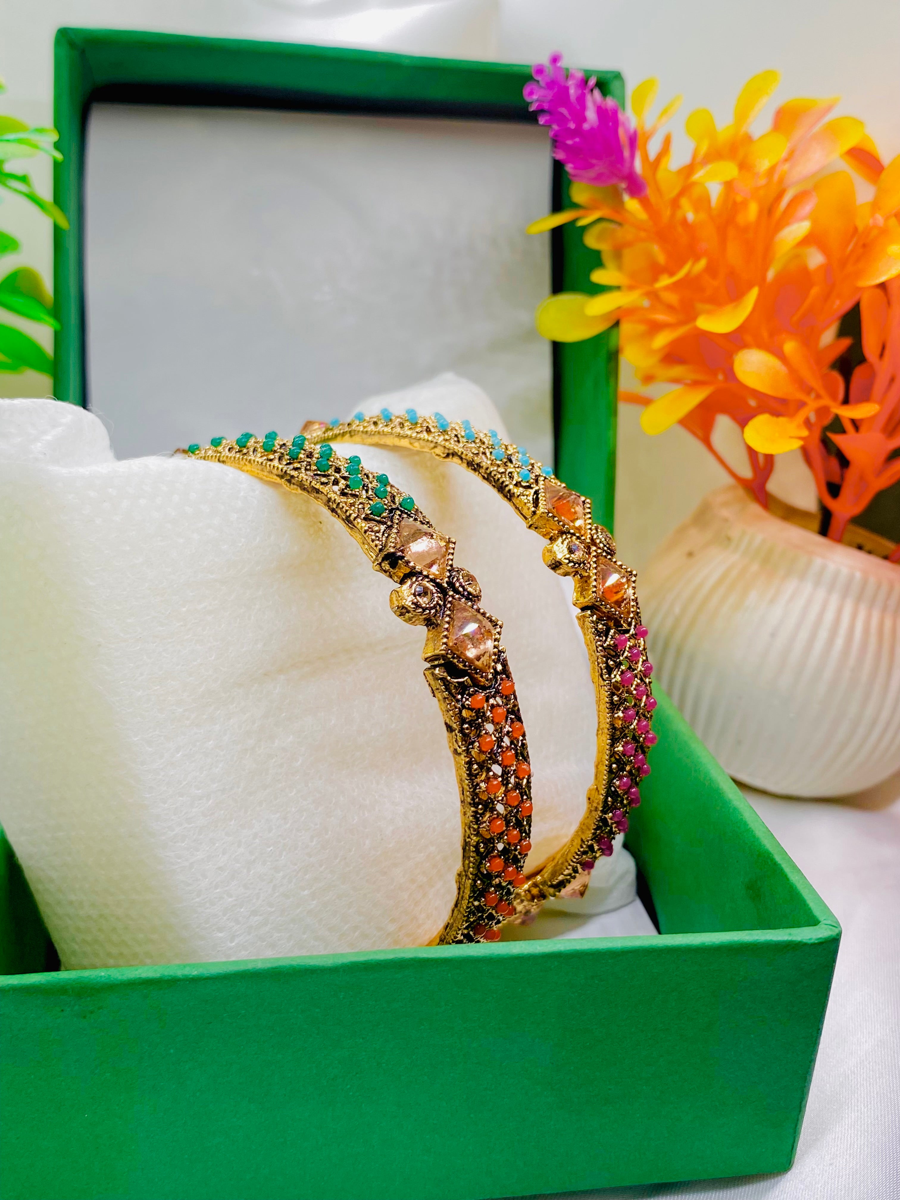 Antique Gold-Plated Colorful Stone Bangles Set