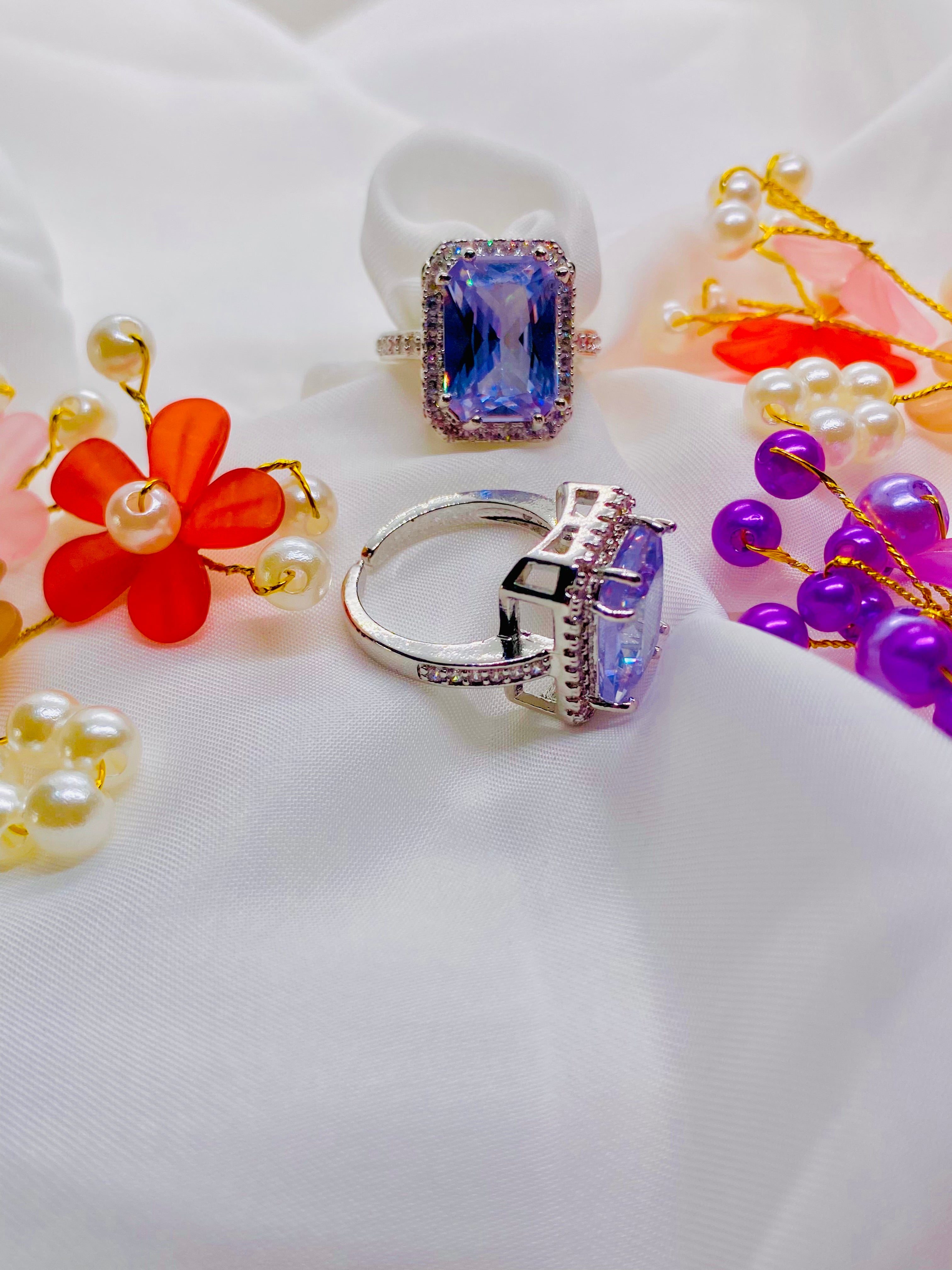Elegant Violet Crystal Statement Ring – Timeless Glamour