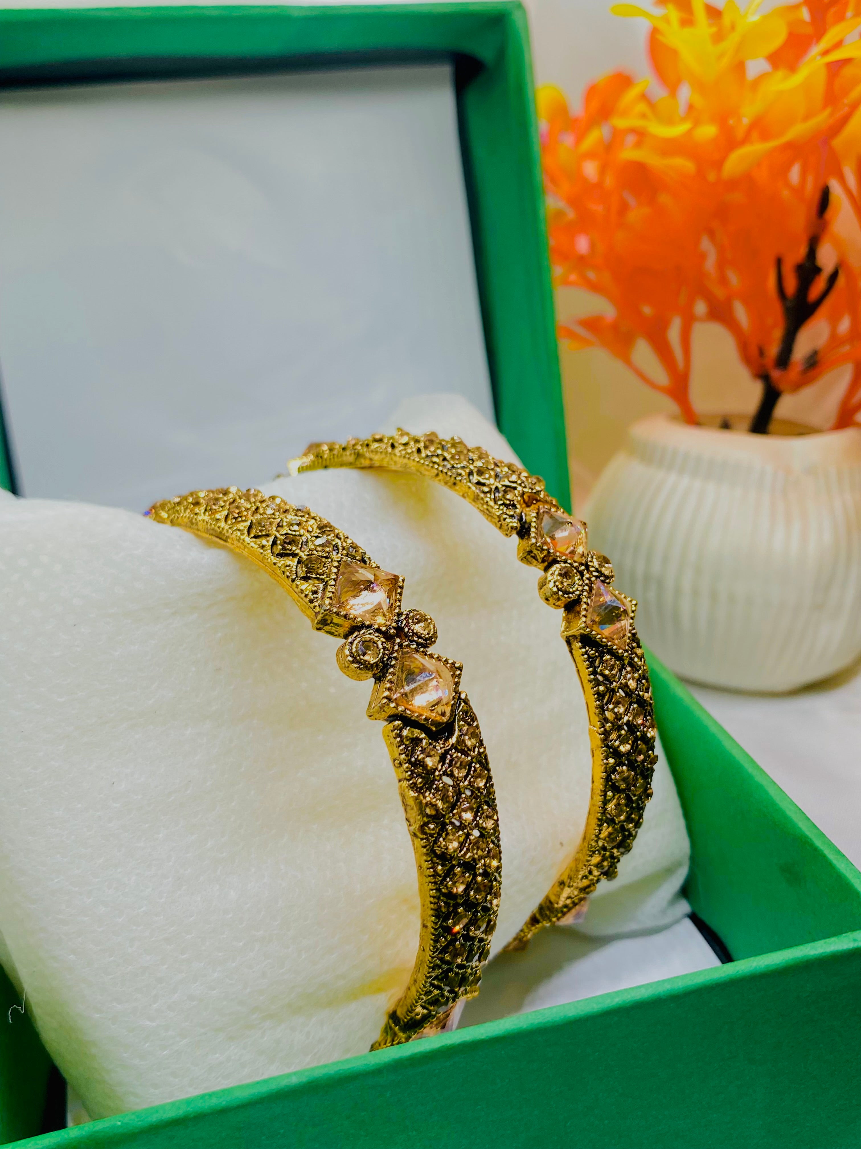 Antique Gold Finish Textured Stone Bangles