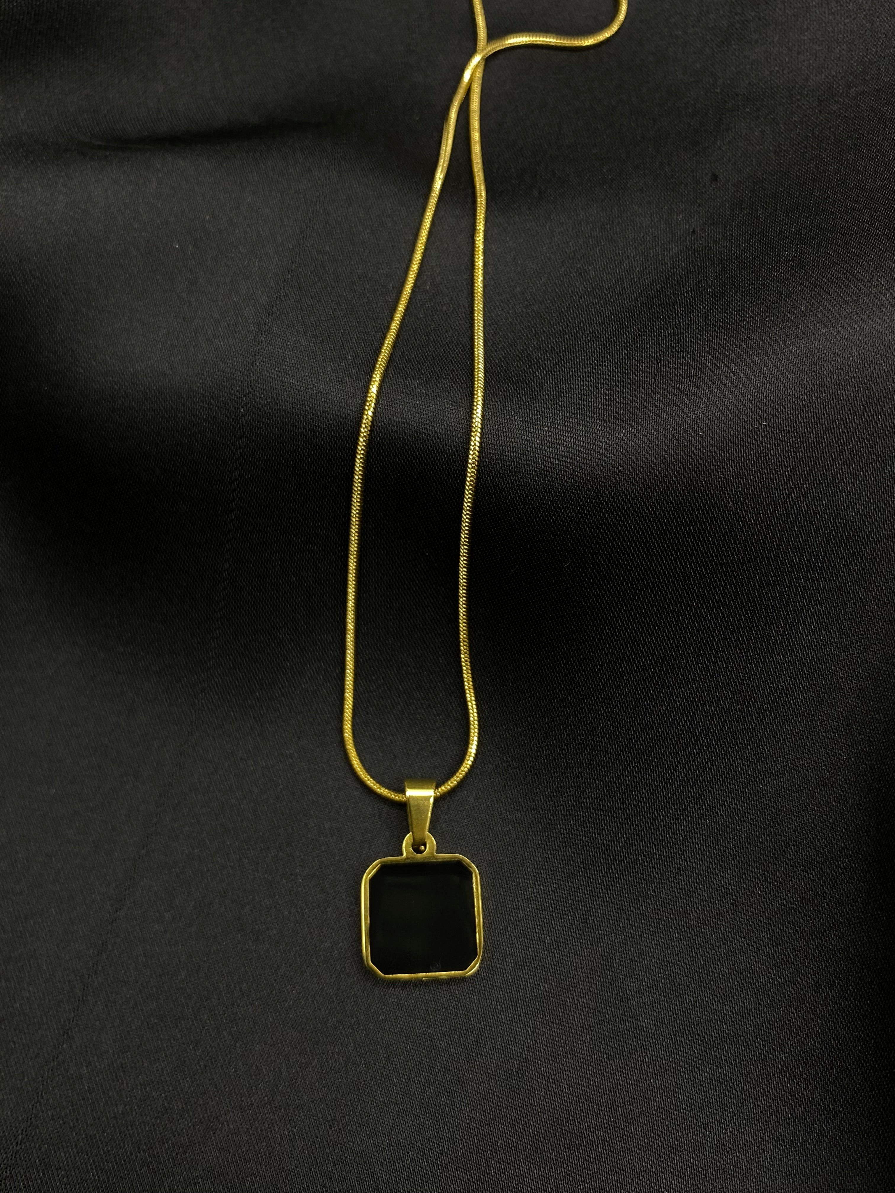 Elegant Gold-Plated Black Onyx Pendant Necklace