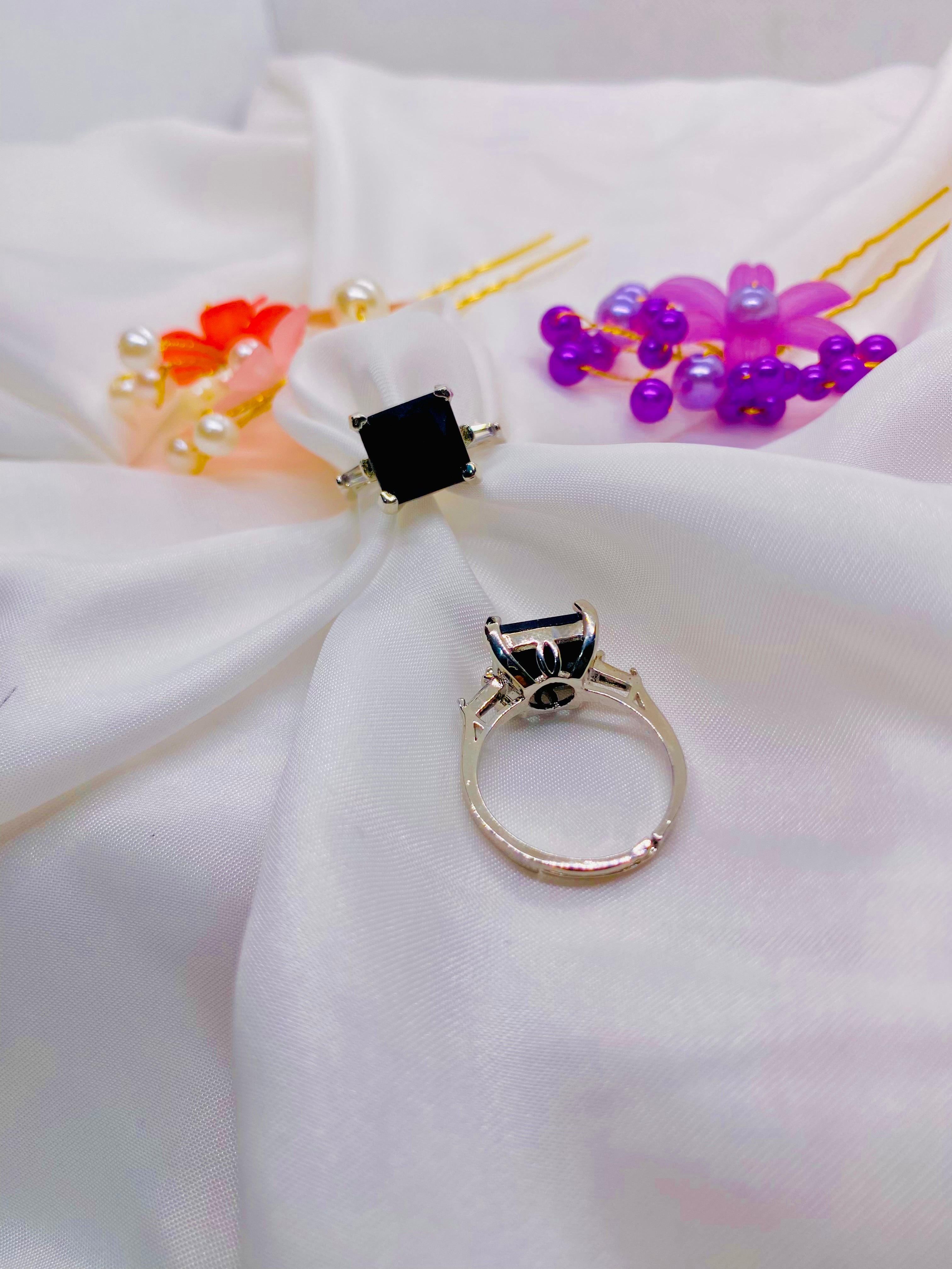Midnight Elegance – Black Gemstone Statement Ring