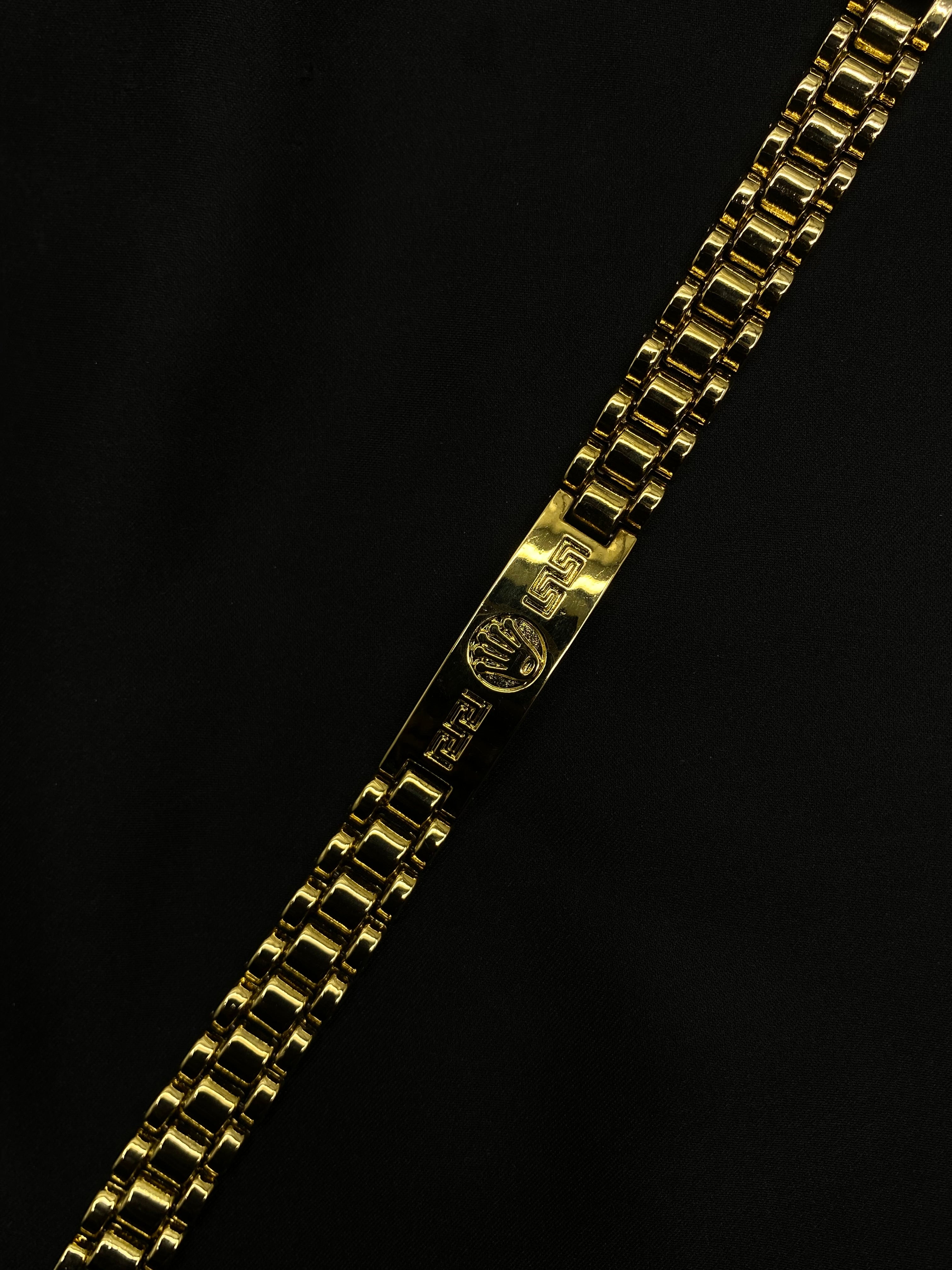 Luxury Gold Plated Cuban Link Men’s Bracelet – Engraved Royal Crown ID Style