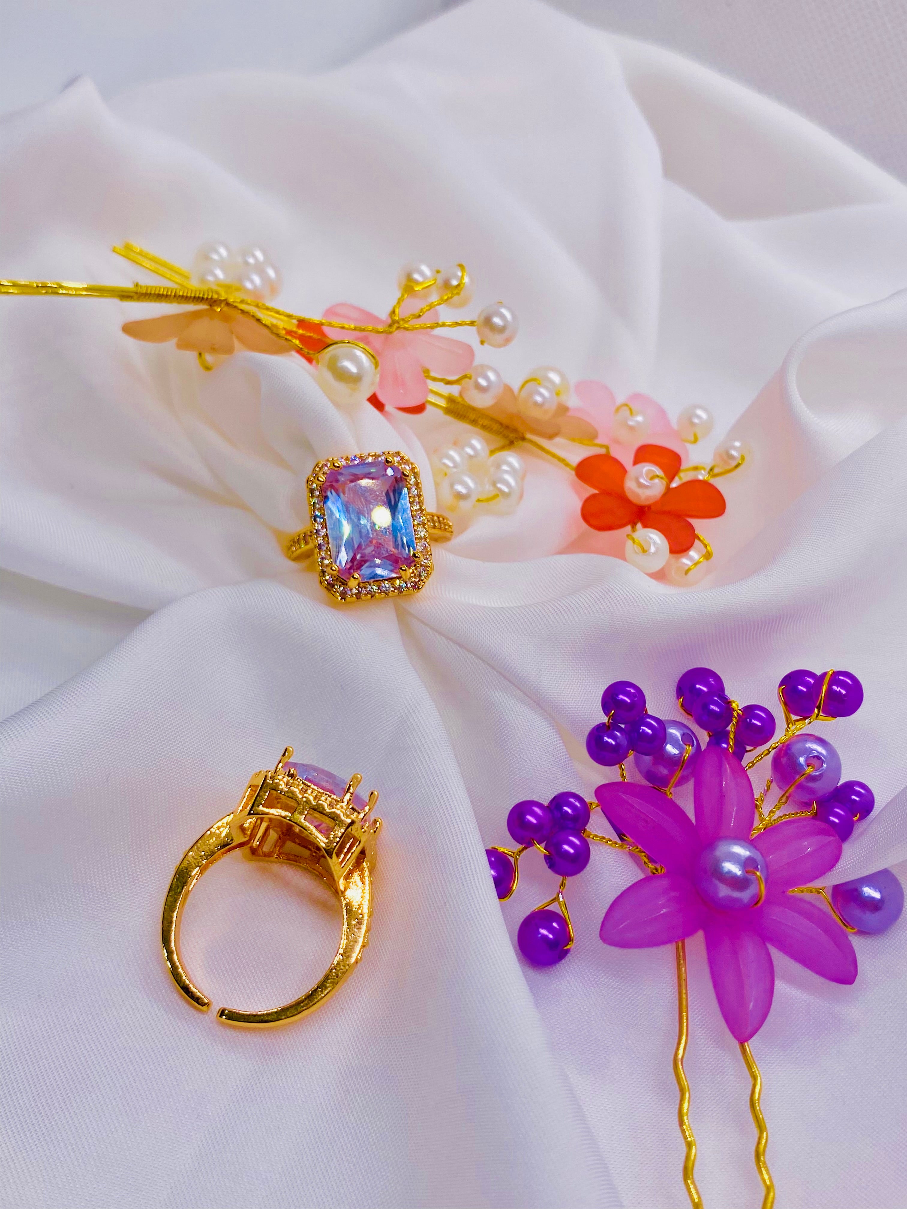Royal Radiance Adjustable Rings – Elegant Gold-Plated with Iridescent Gemstone