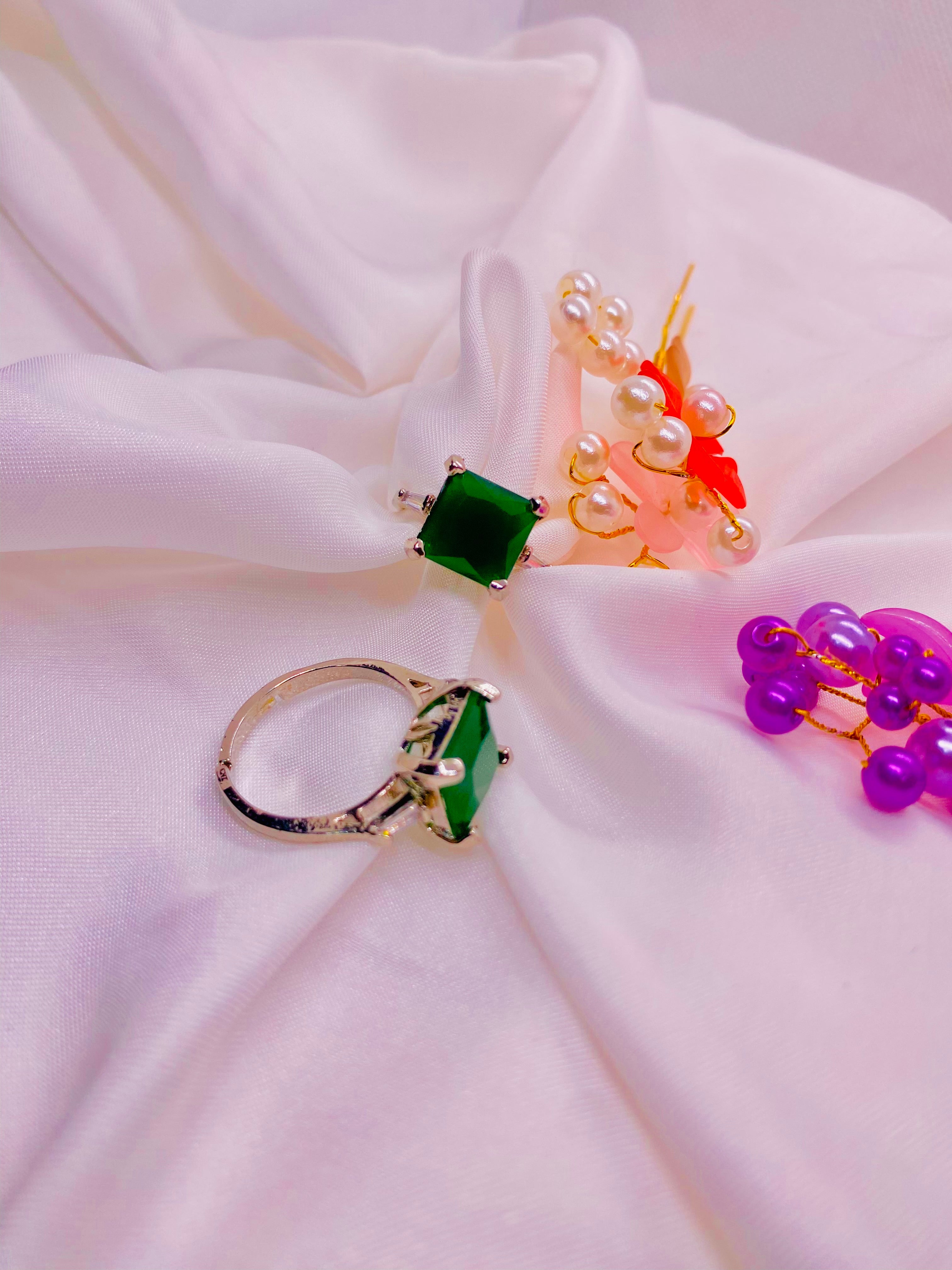 Emerald Radiance – Green Gemstone Statement Ring