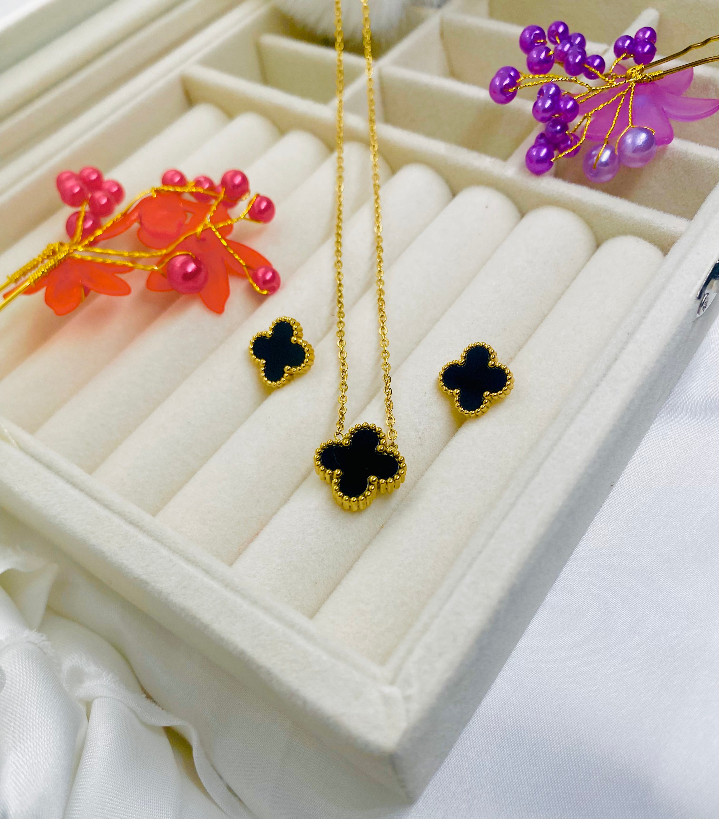 Royal Clover Black Enamel Pendant & Stud Earrings Set