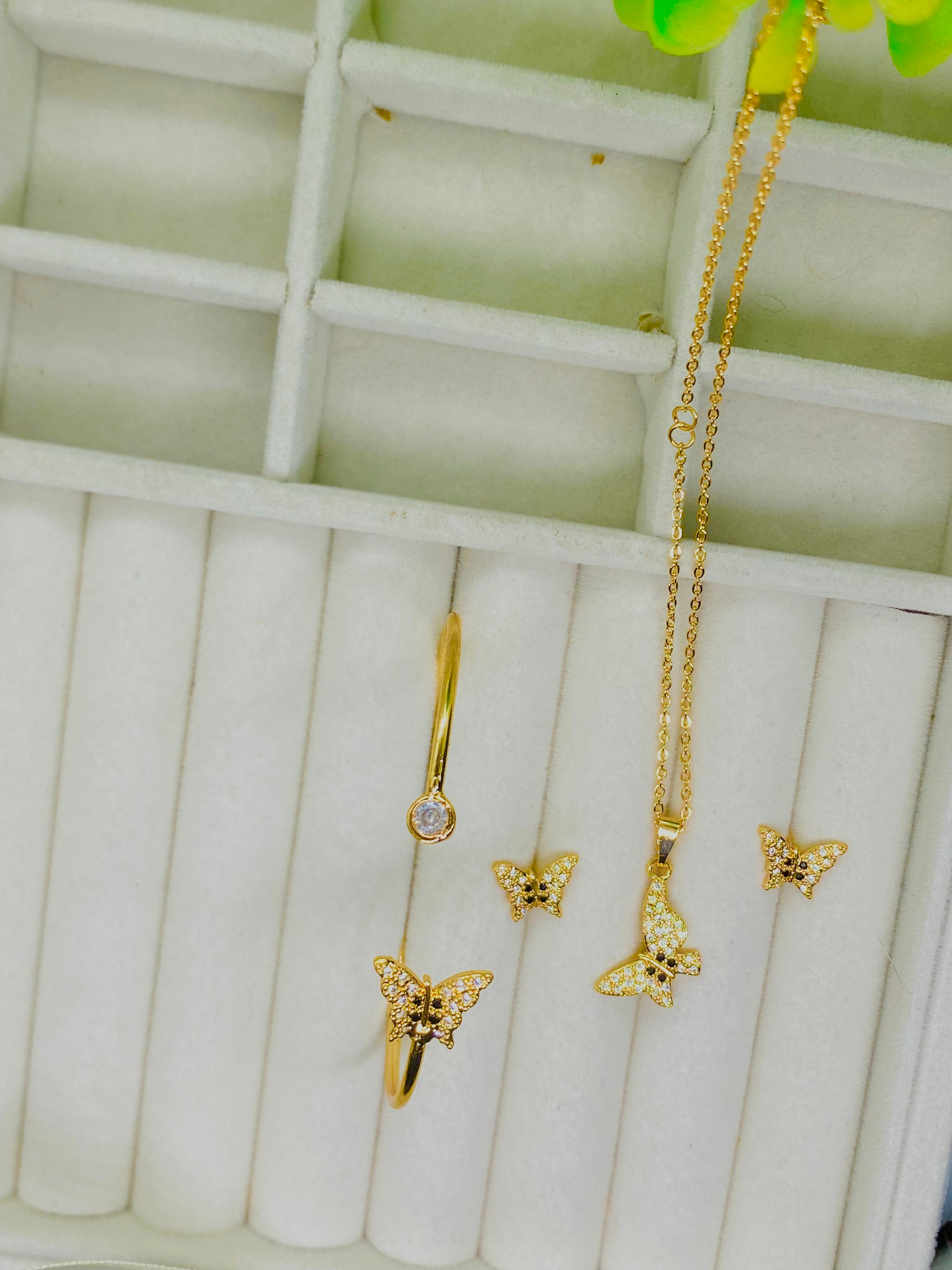 Elegant Butterfly Charm Pendant Set – Gold-Plated Necklace, Bracelet, and Earrings