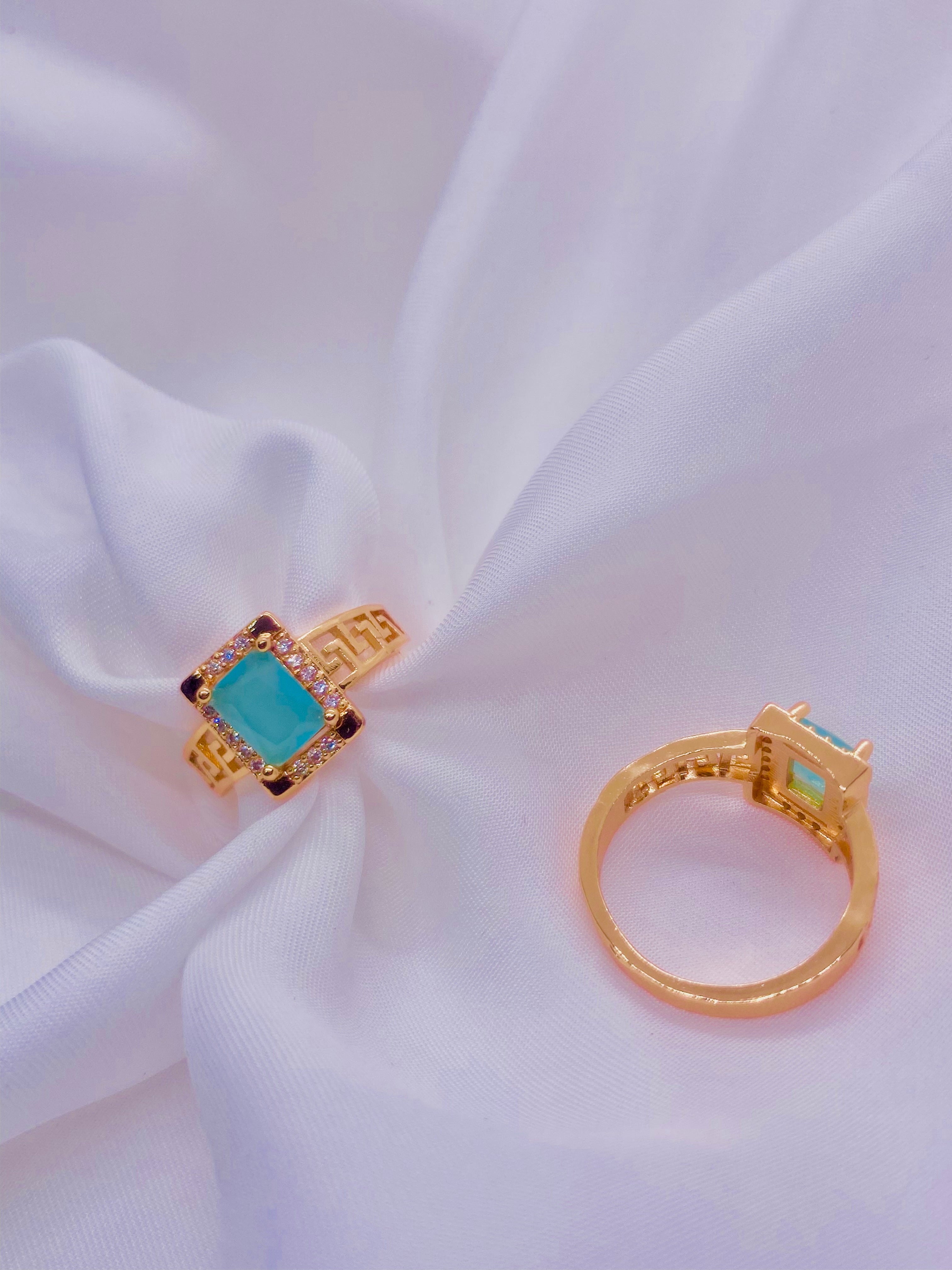 Elegant Turquoise Gemstone Gold Ring – Greek Key Design