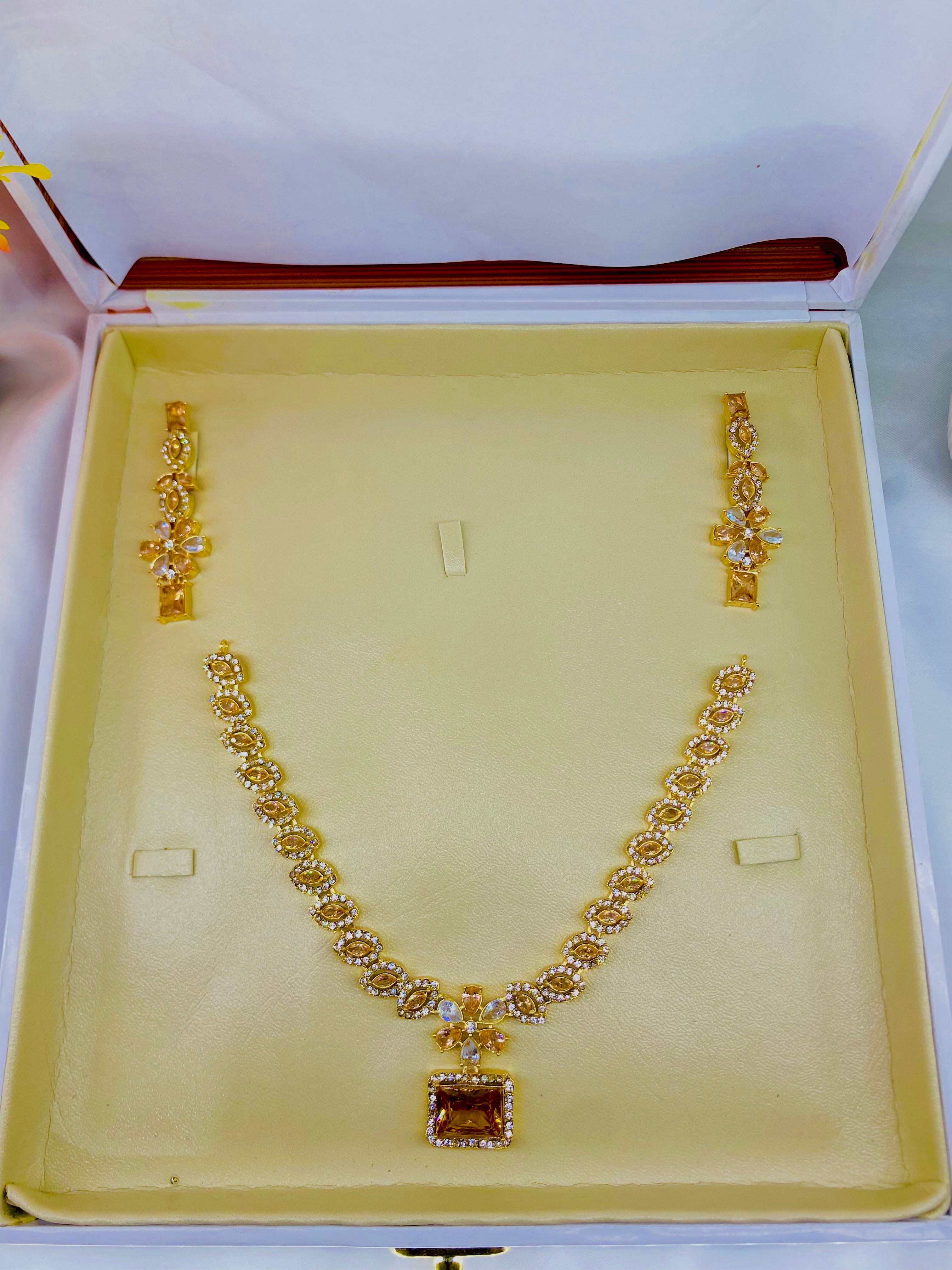 Golden Amber Grace Necklace Set