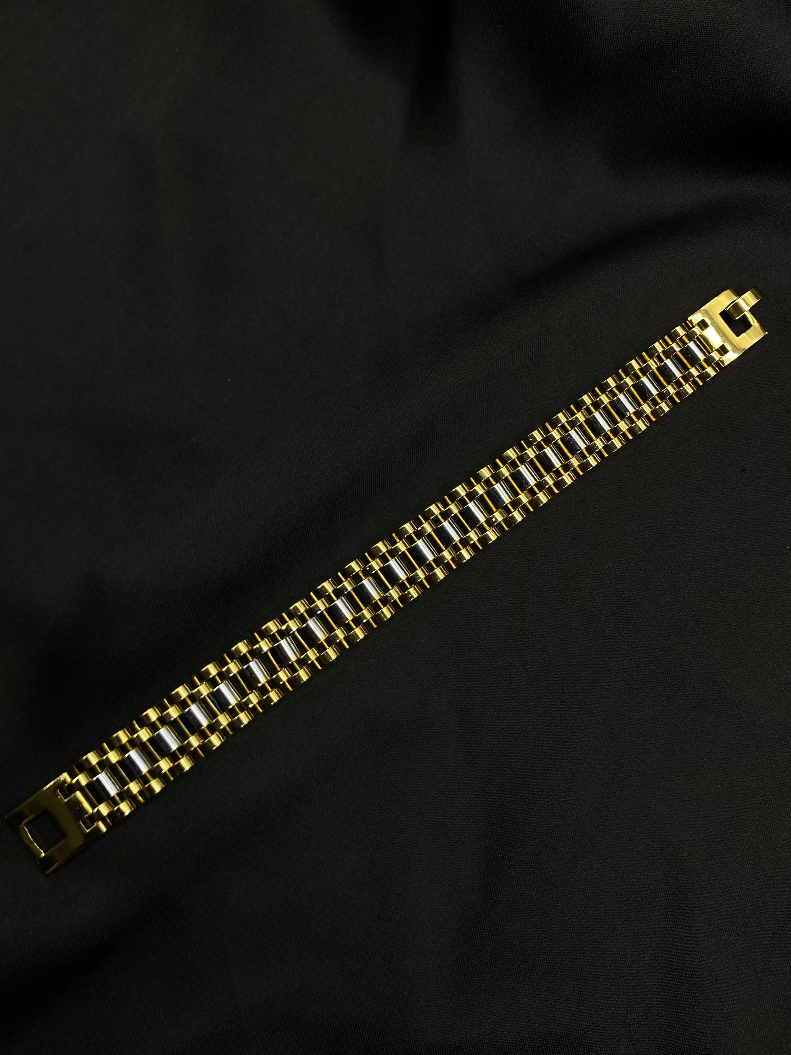 Dual-Tone Luxury Men’s Bracelet – Gold & Silver Finish