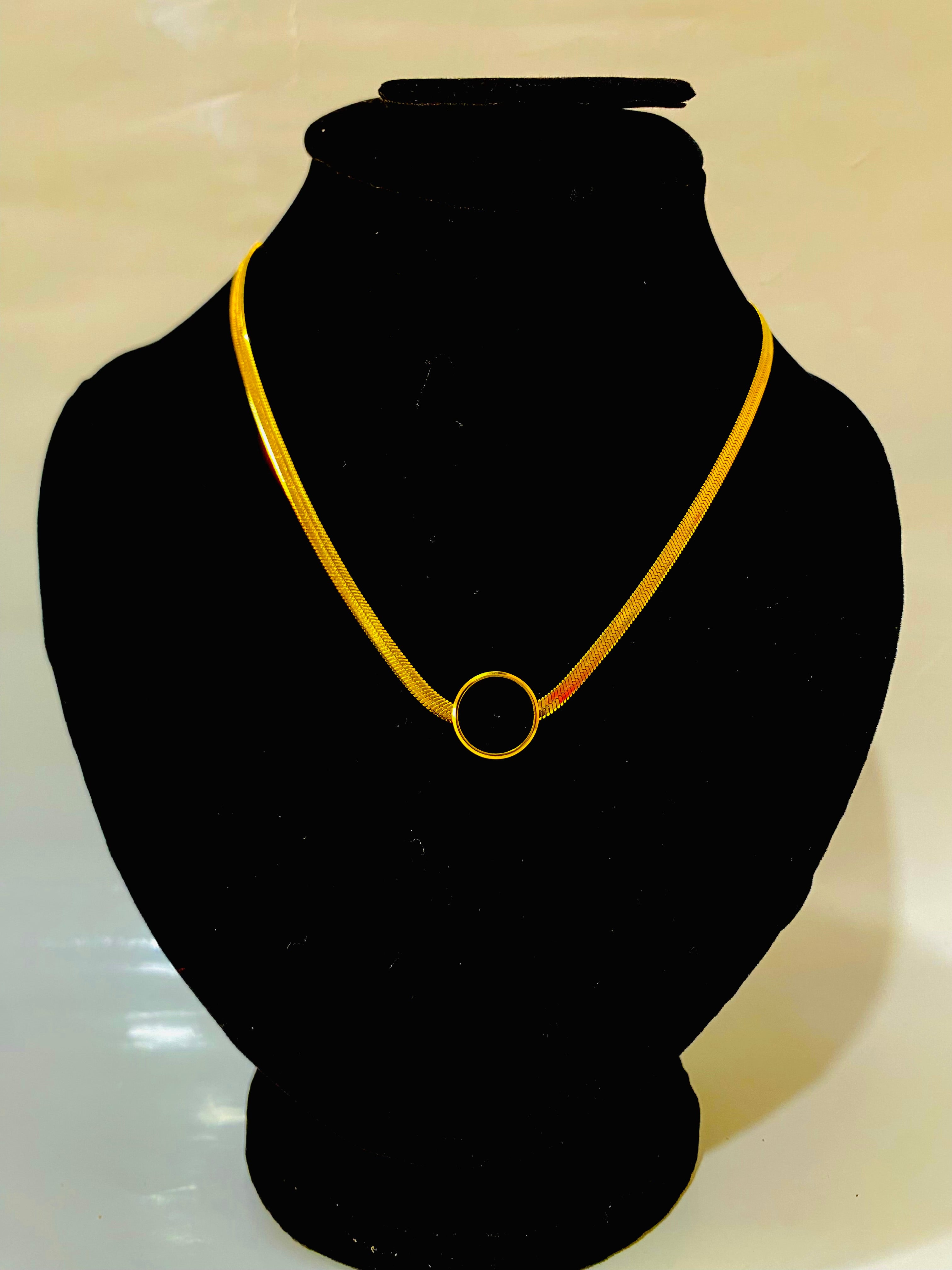 Minimalist Gold Circle Pendant Necklace