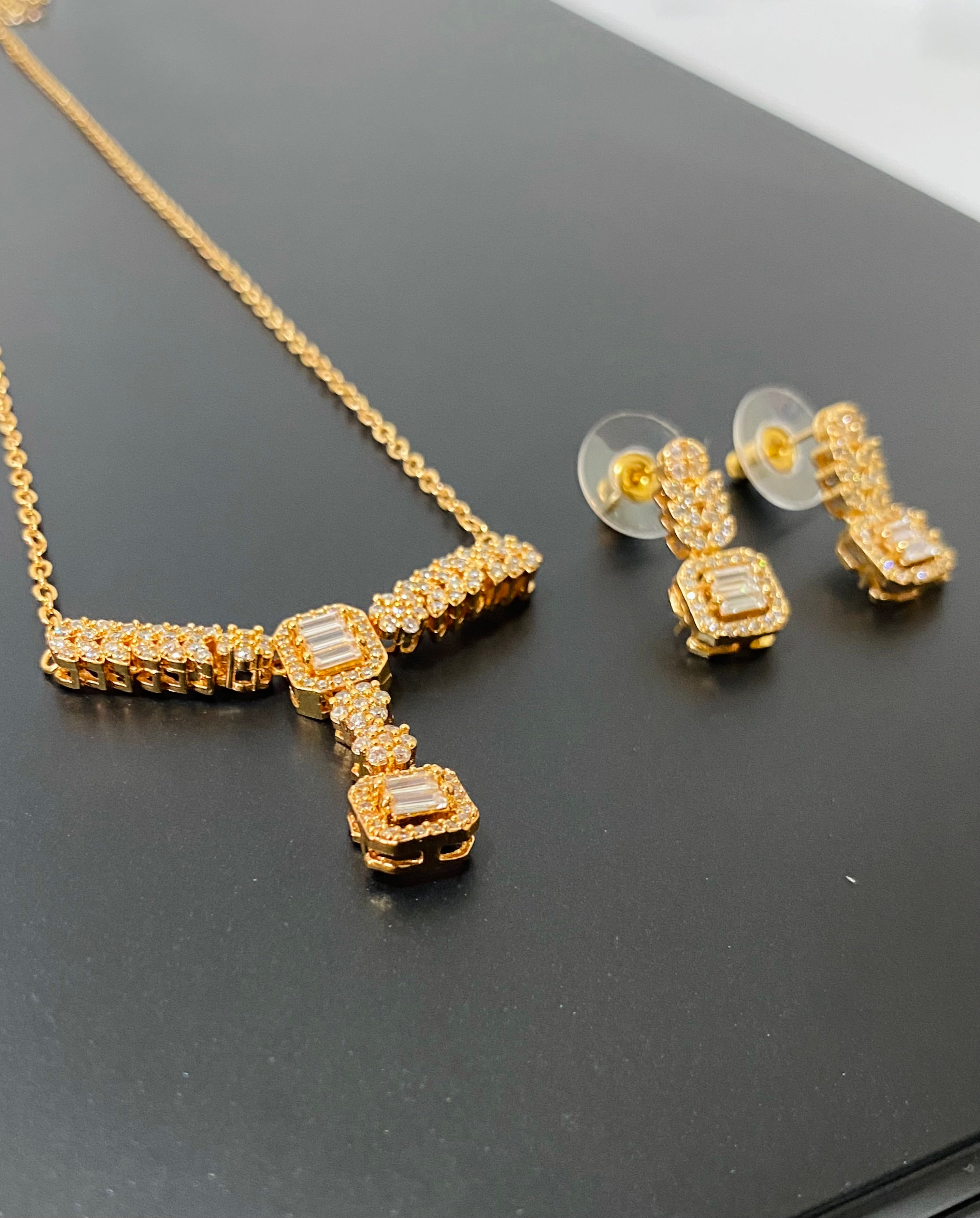 Luxurious Gold-Plated Necklace Set with Baguette and Round Stones