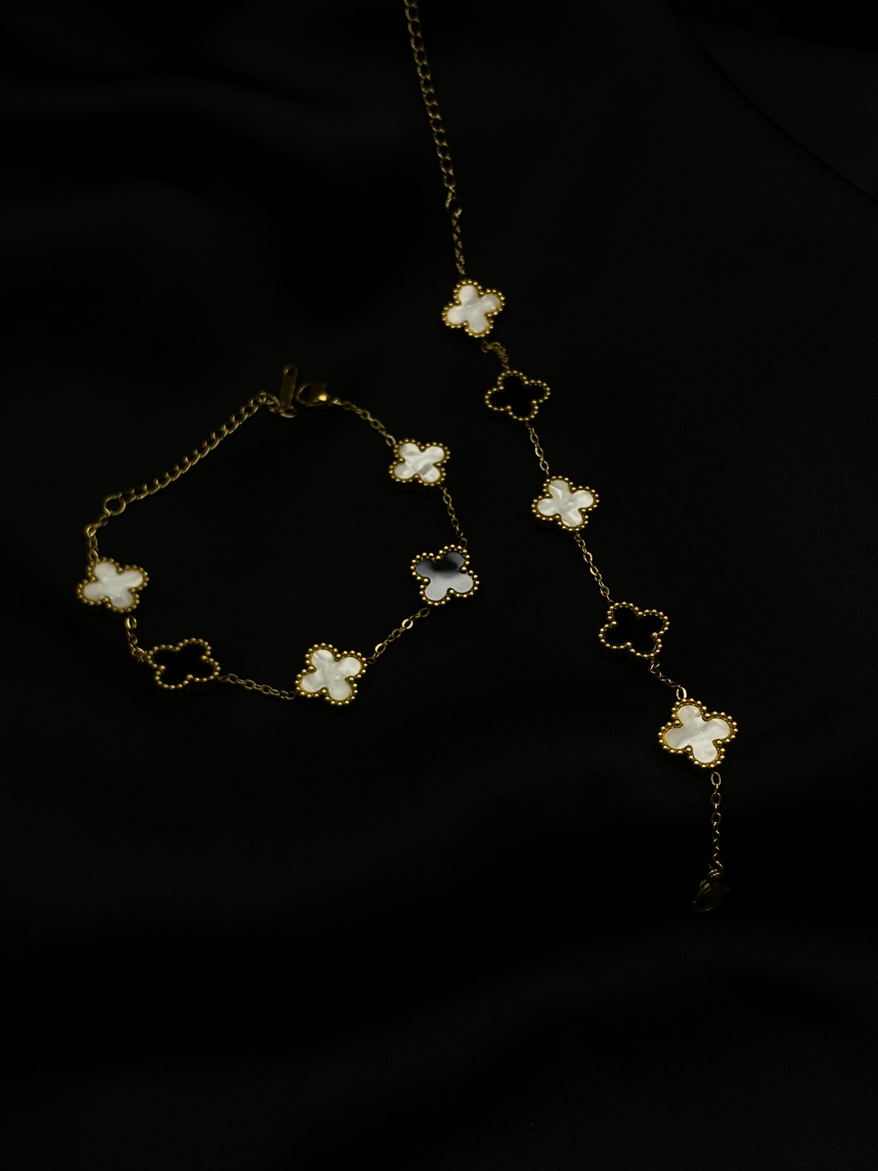 Elegant Gold Clover Bracelet