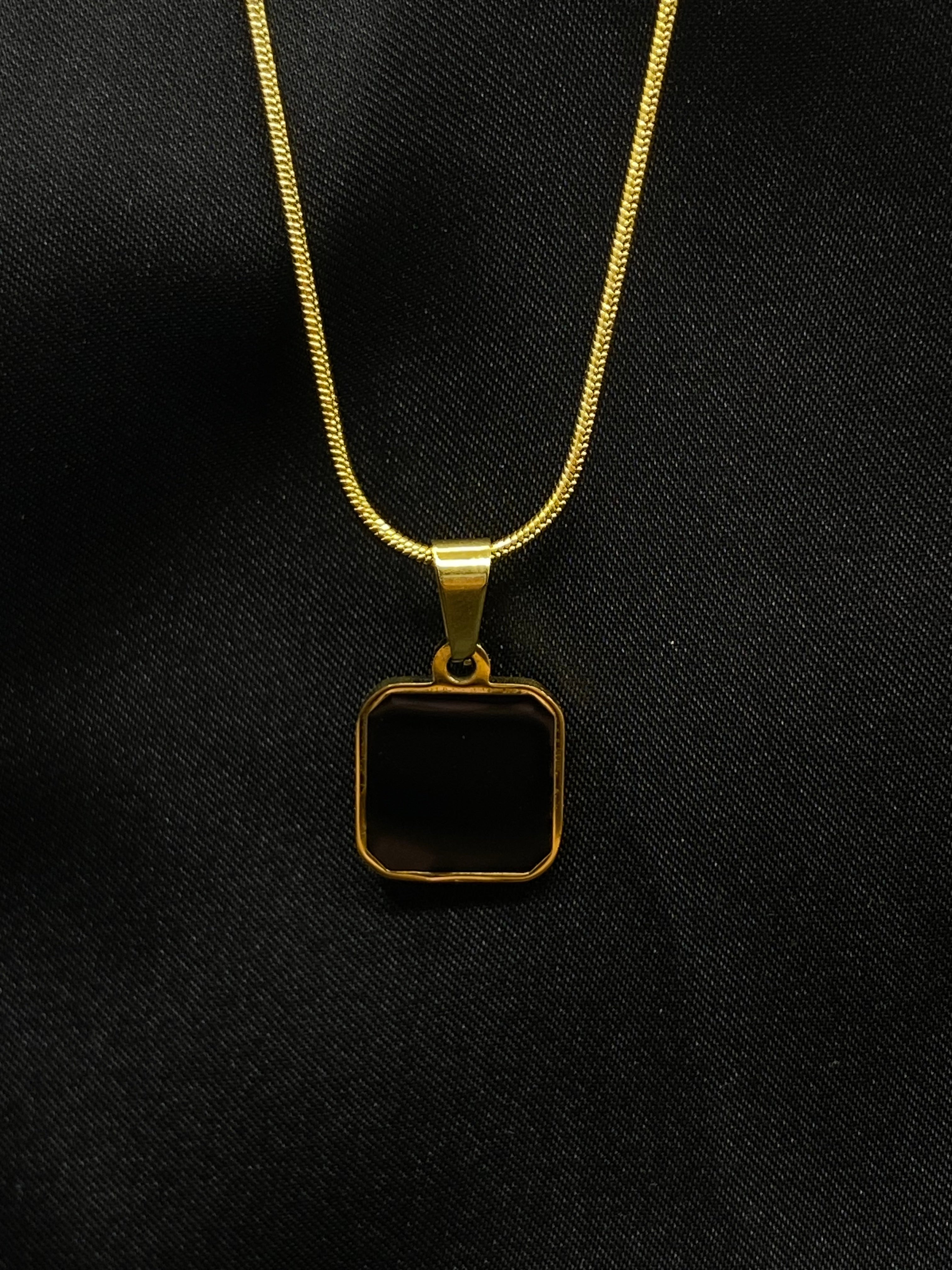 Elegant Gold-Plated Black Onyx Pendant Necklace