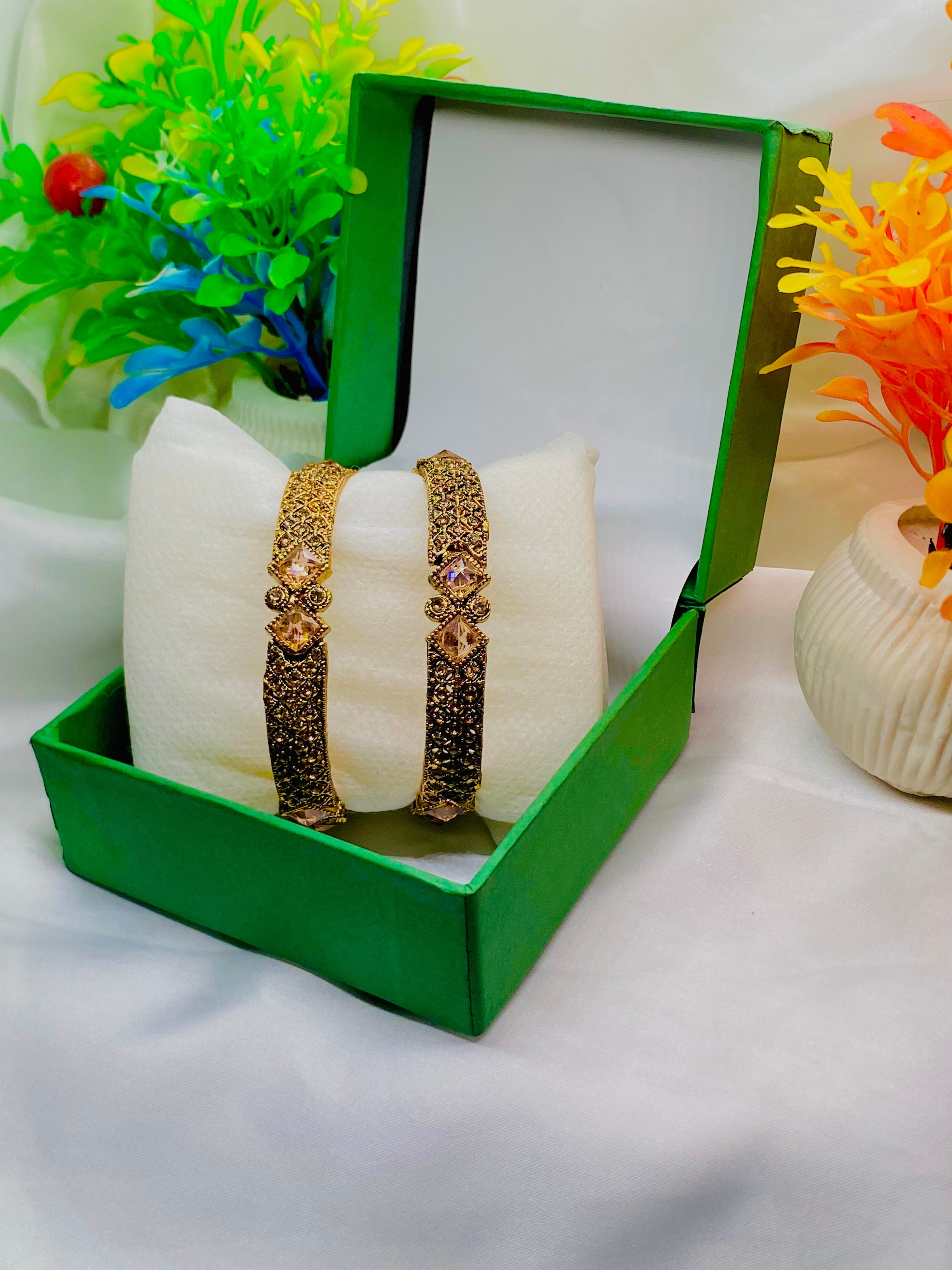 Antique Gold Finish Textured Stone Bangles