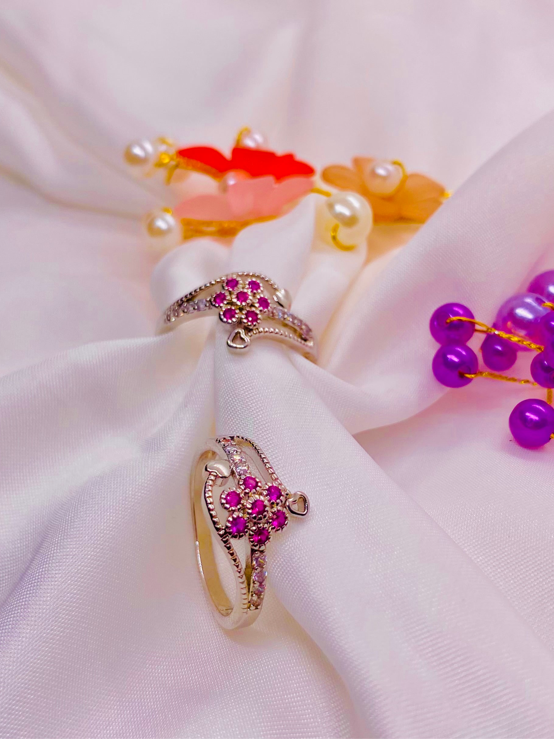 Elegant Blossom: Floral-Inspired Jewelry Ensemble