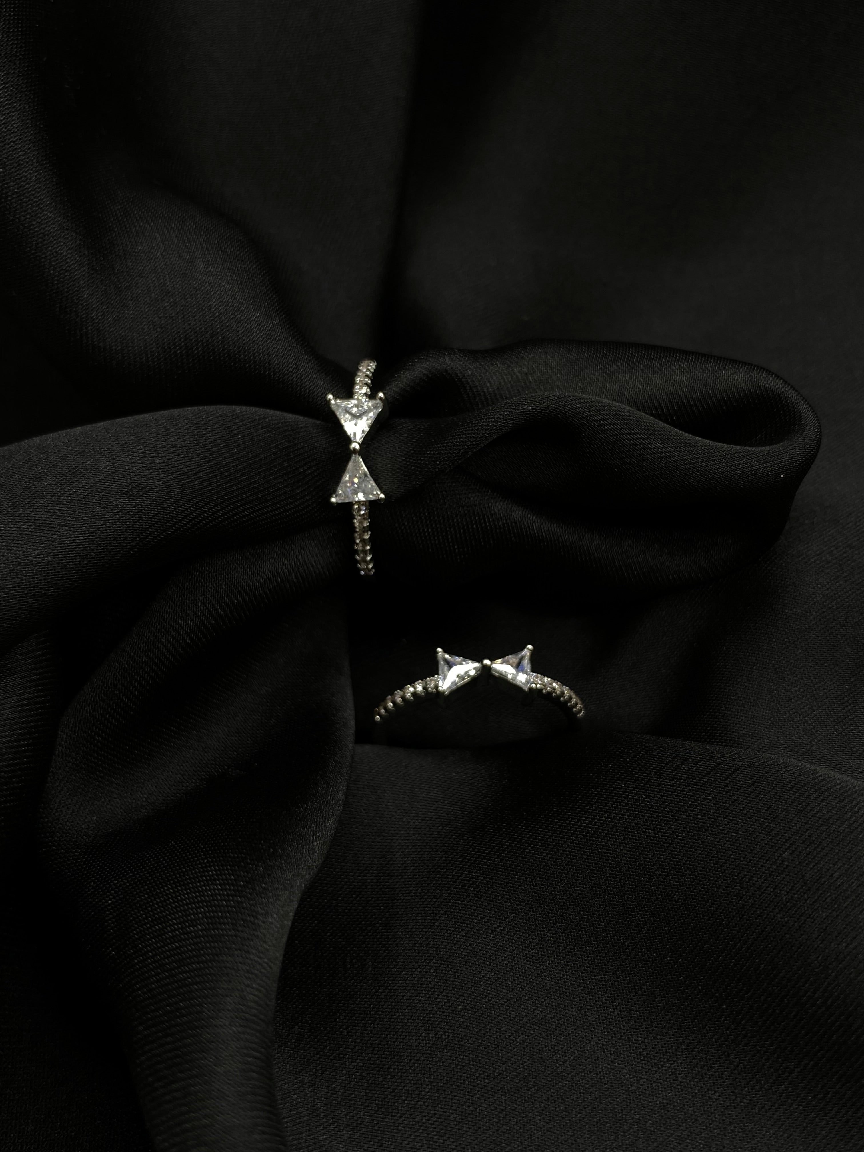 Twilight Prism: Dual Trillion-Cut Diamond Ring