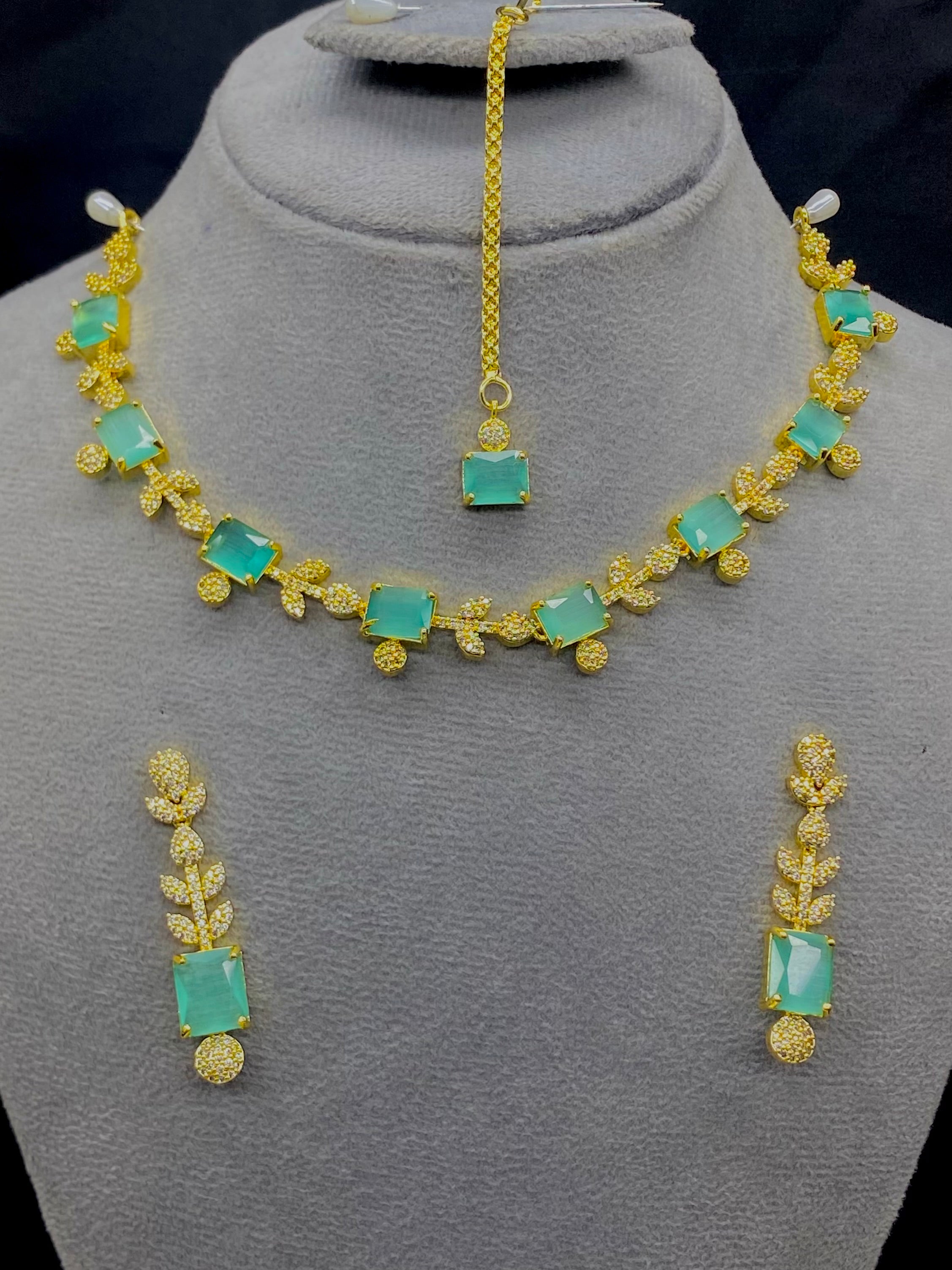 ✨ Zarqa Necklace Set (زرقة سیٹ)