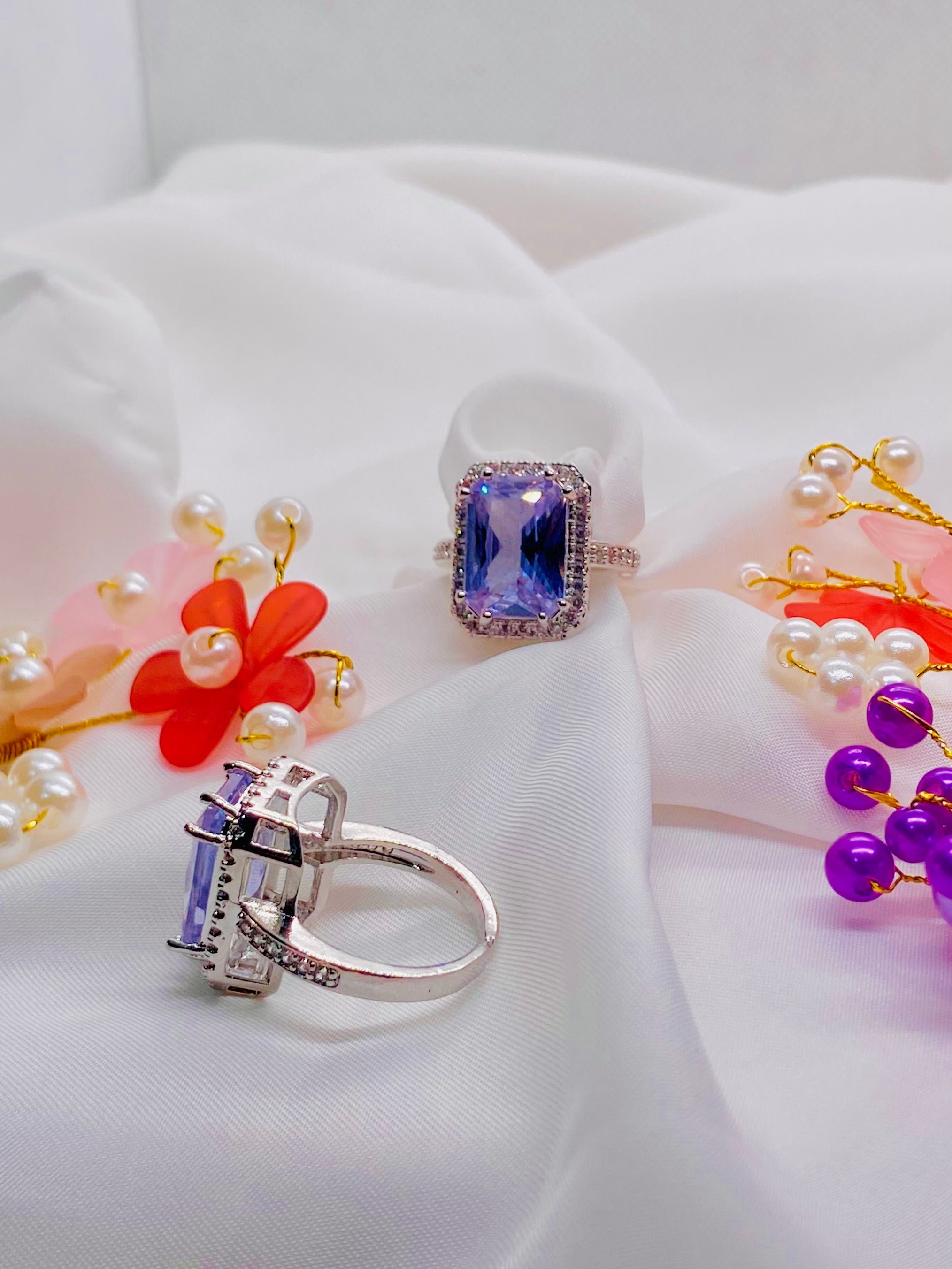 Elegant Violet Crystal Statement Ring – Timeless Glamour