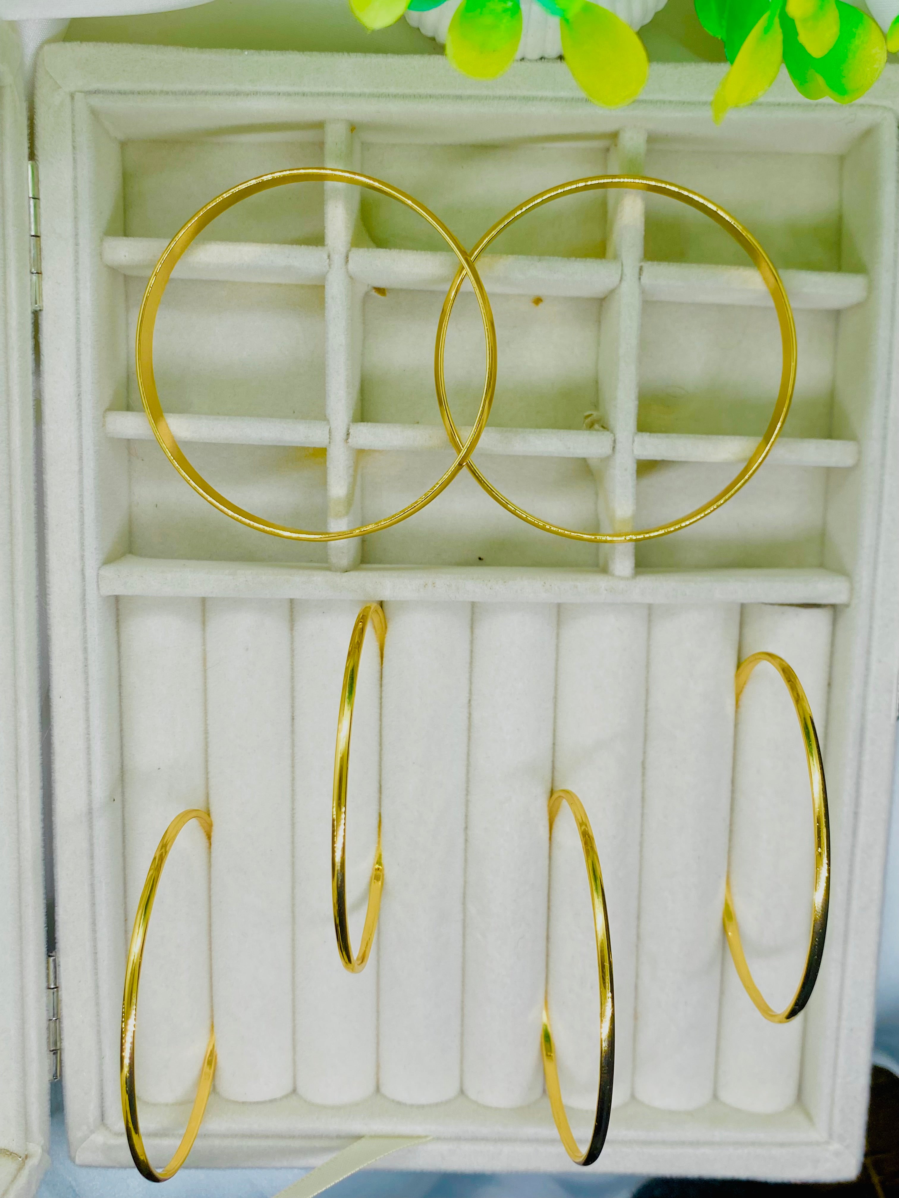 Elegant Gold Bangles Set — Combination of Slim and Thick Designs