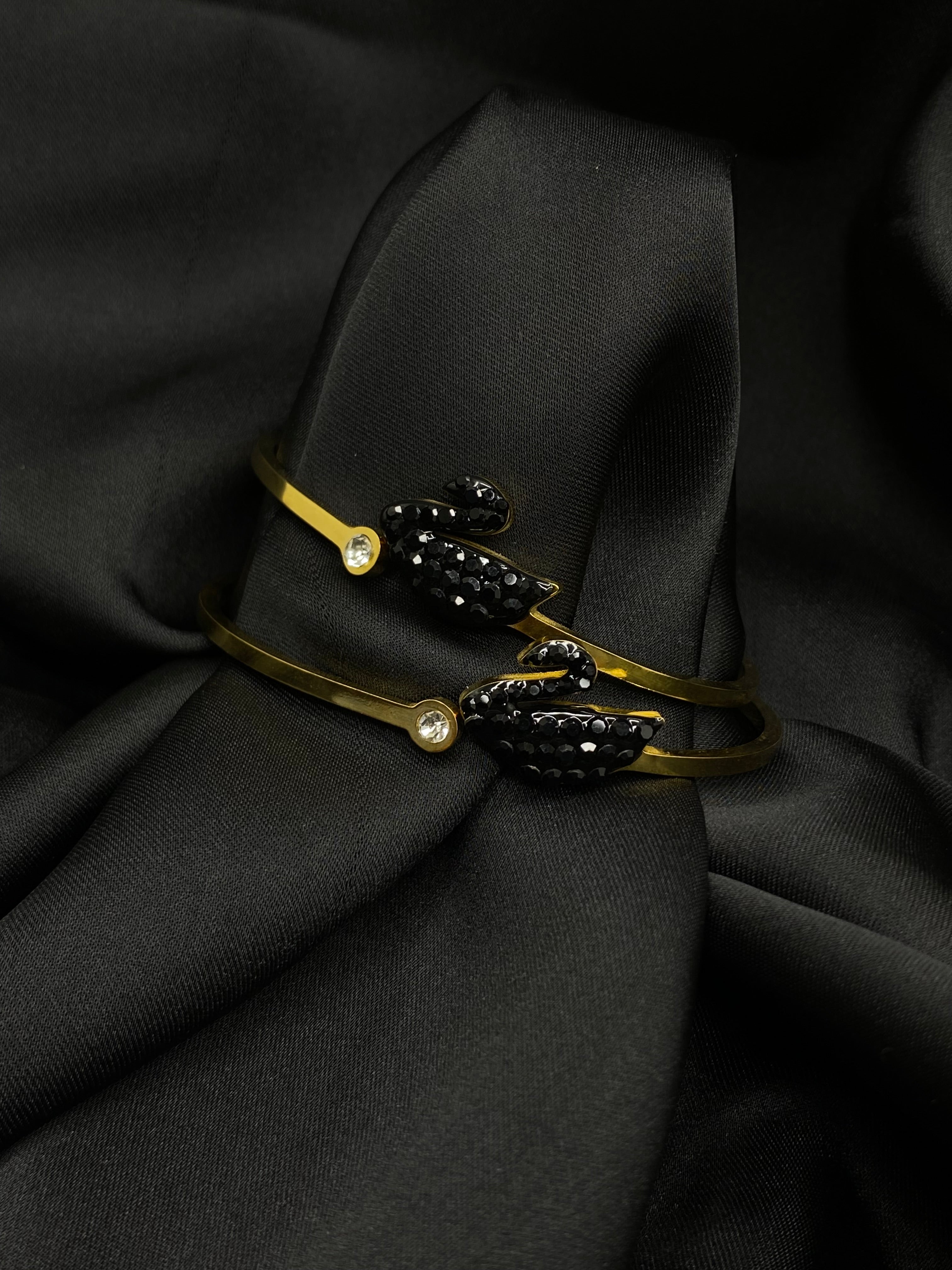 Elegant Black Swan Gold-Plated Bracelet