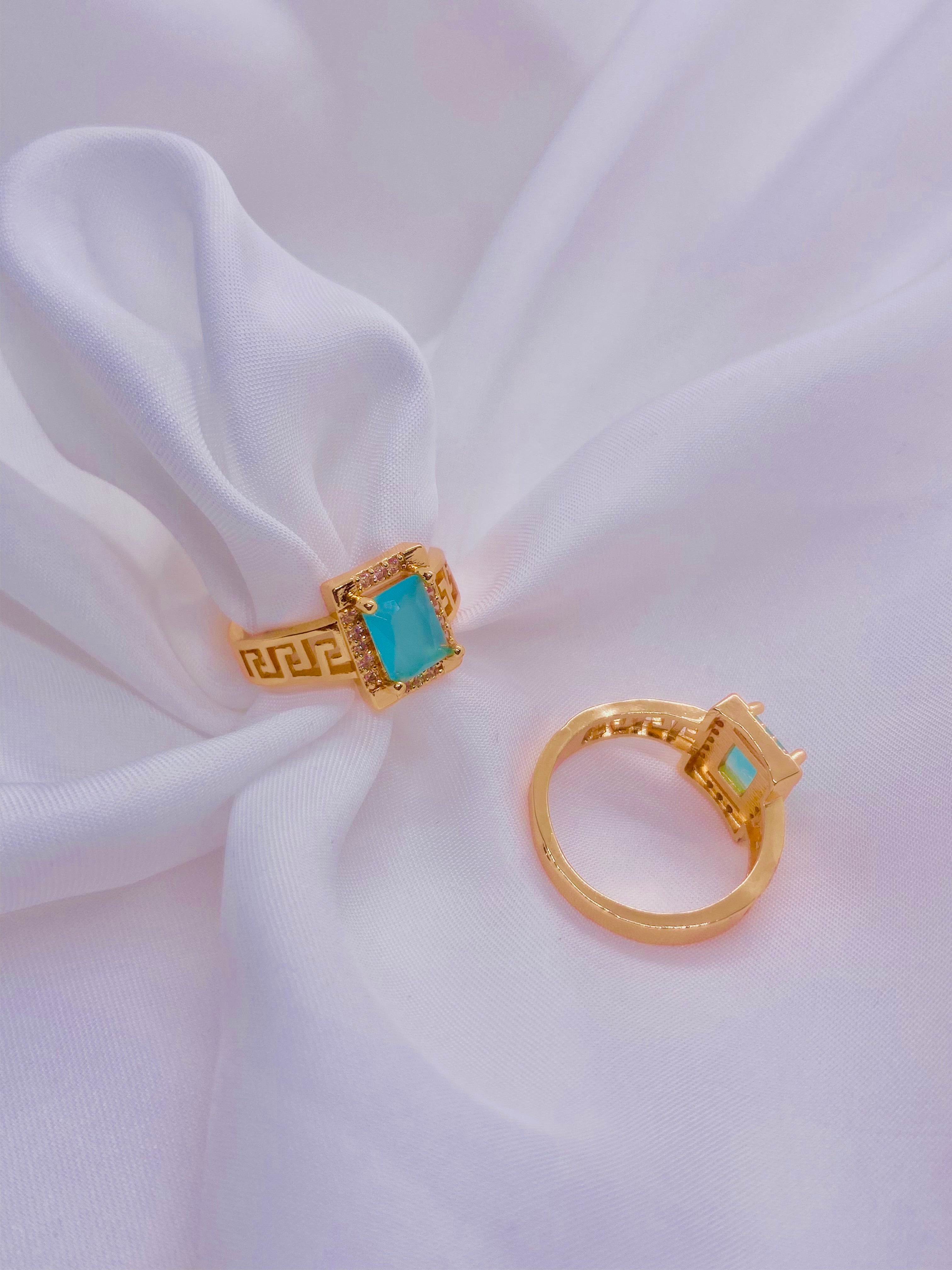 Elegant Turquoise Gemstone Gold Ring – Greek Key Design