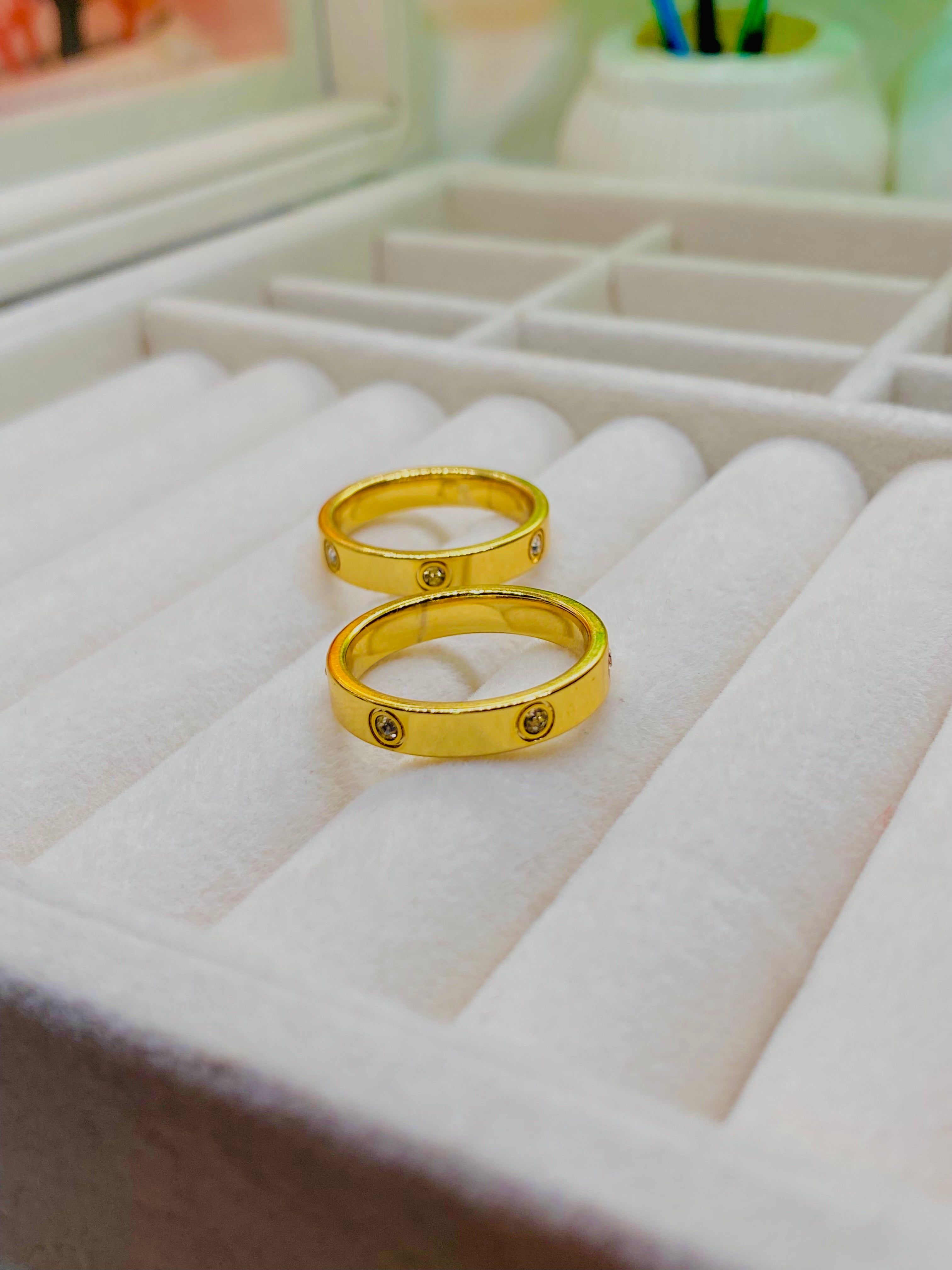 Elegant Gold Band with Diamond Accents
