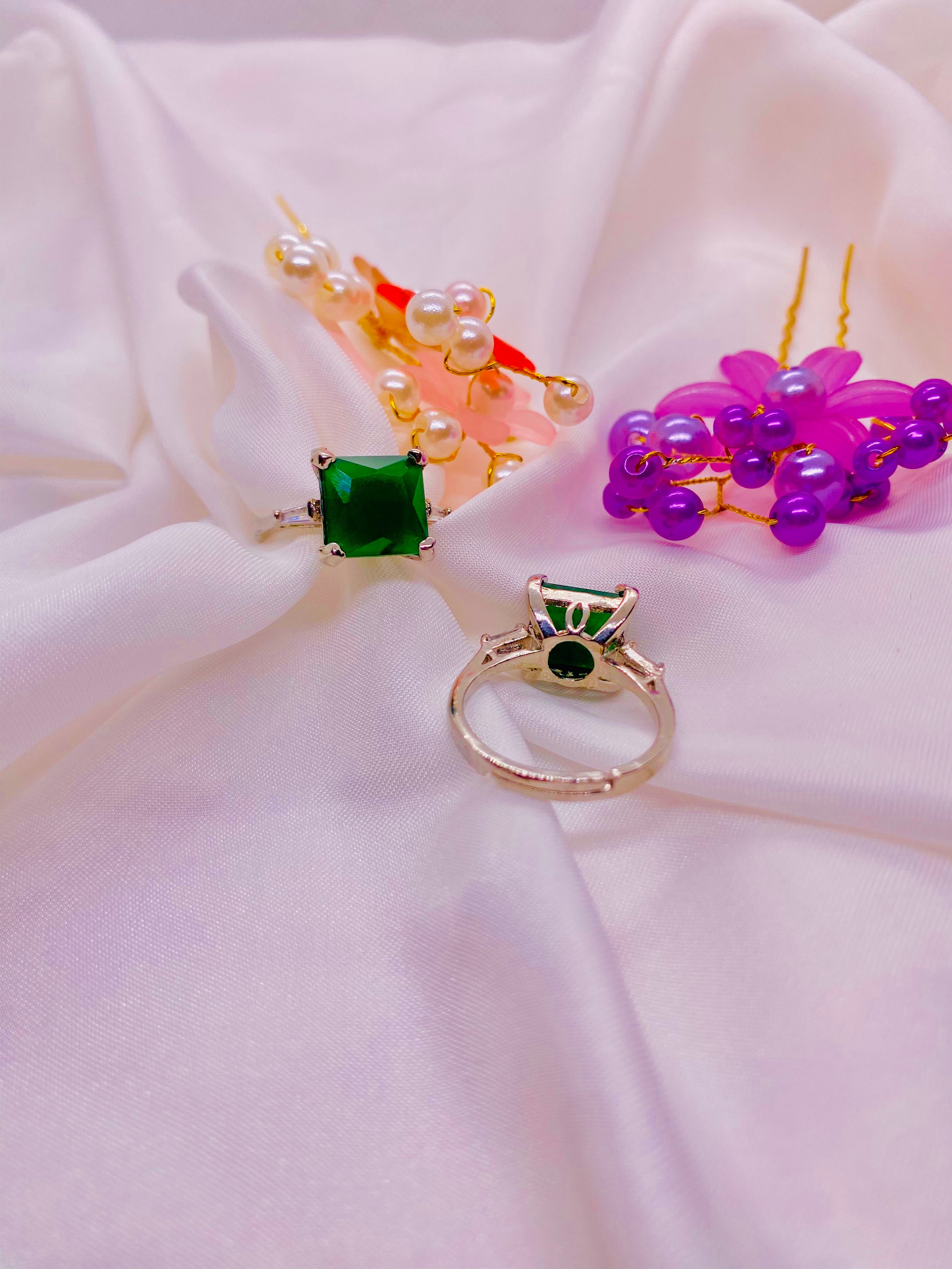 Emerald Radiance – Green Gemstone Statement Ring