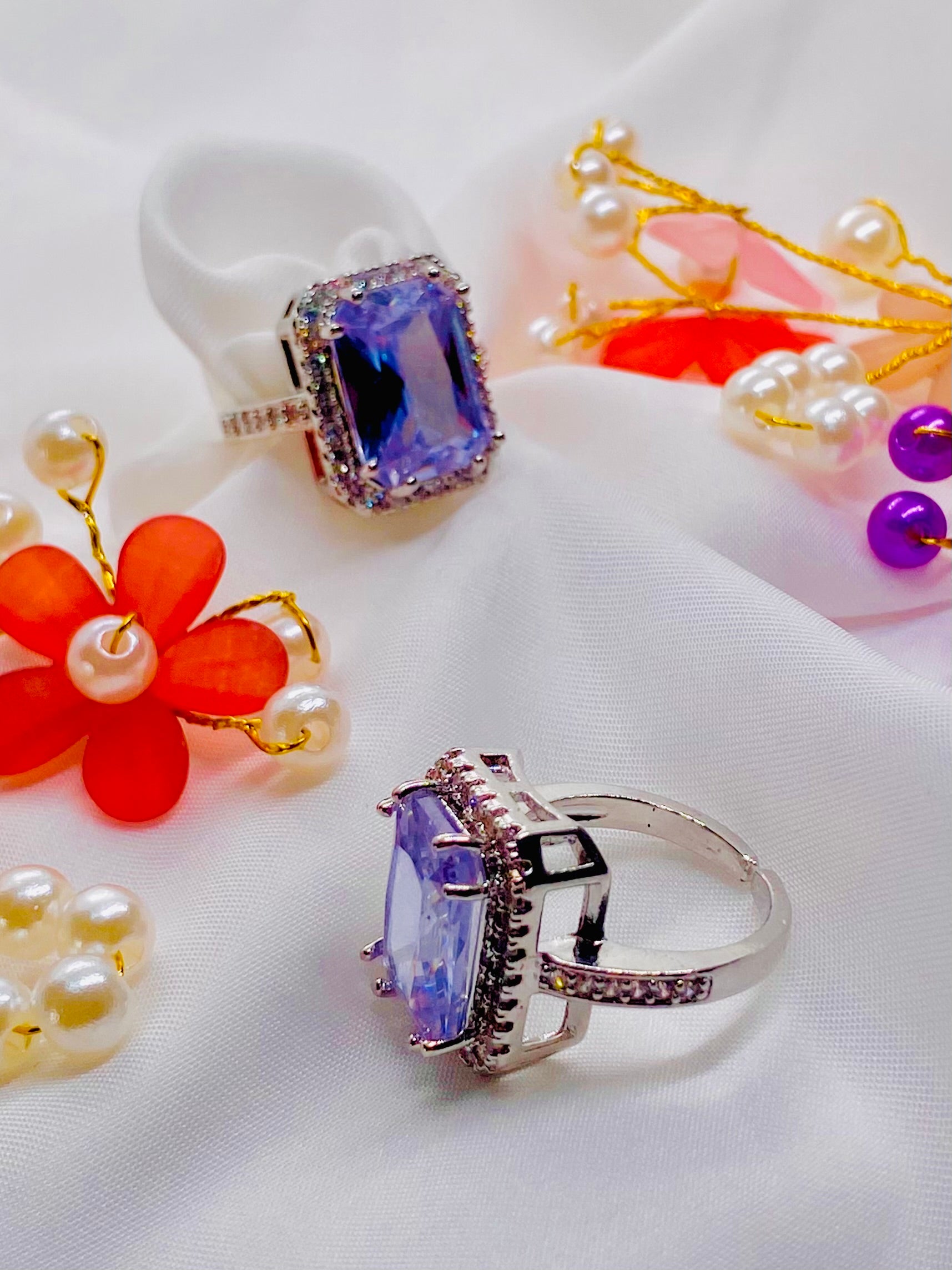 Elegant Violet Crystal Statement Ring – Timeless Glamour