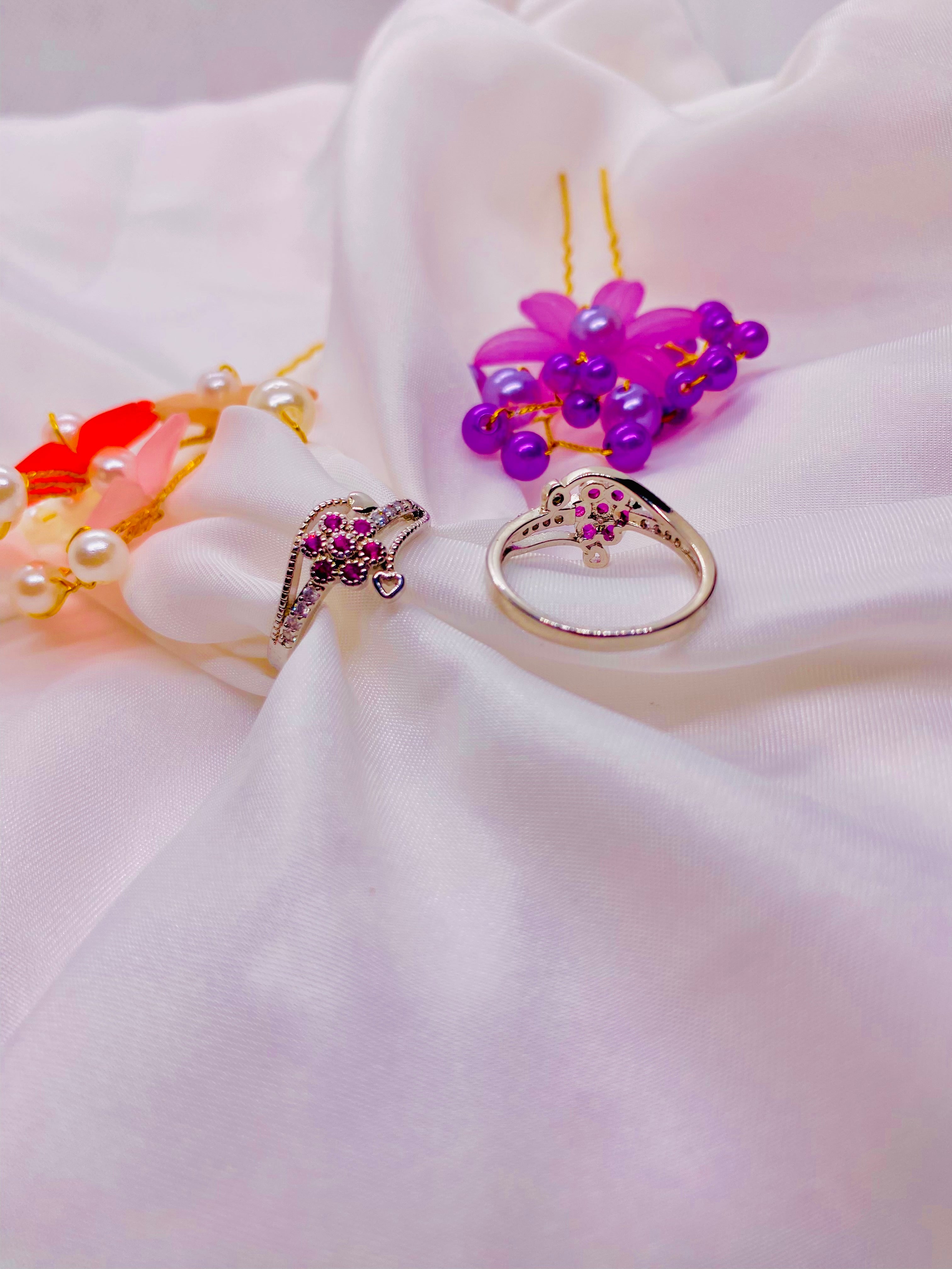 Elegant Blossom: Floral-Inspired Jewelry Ensemble