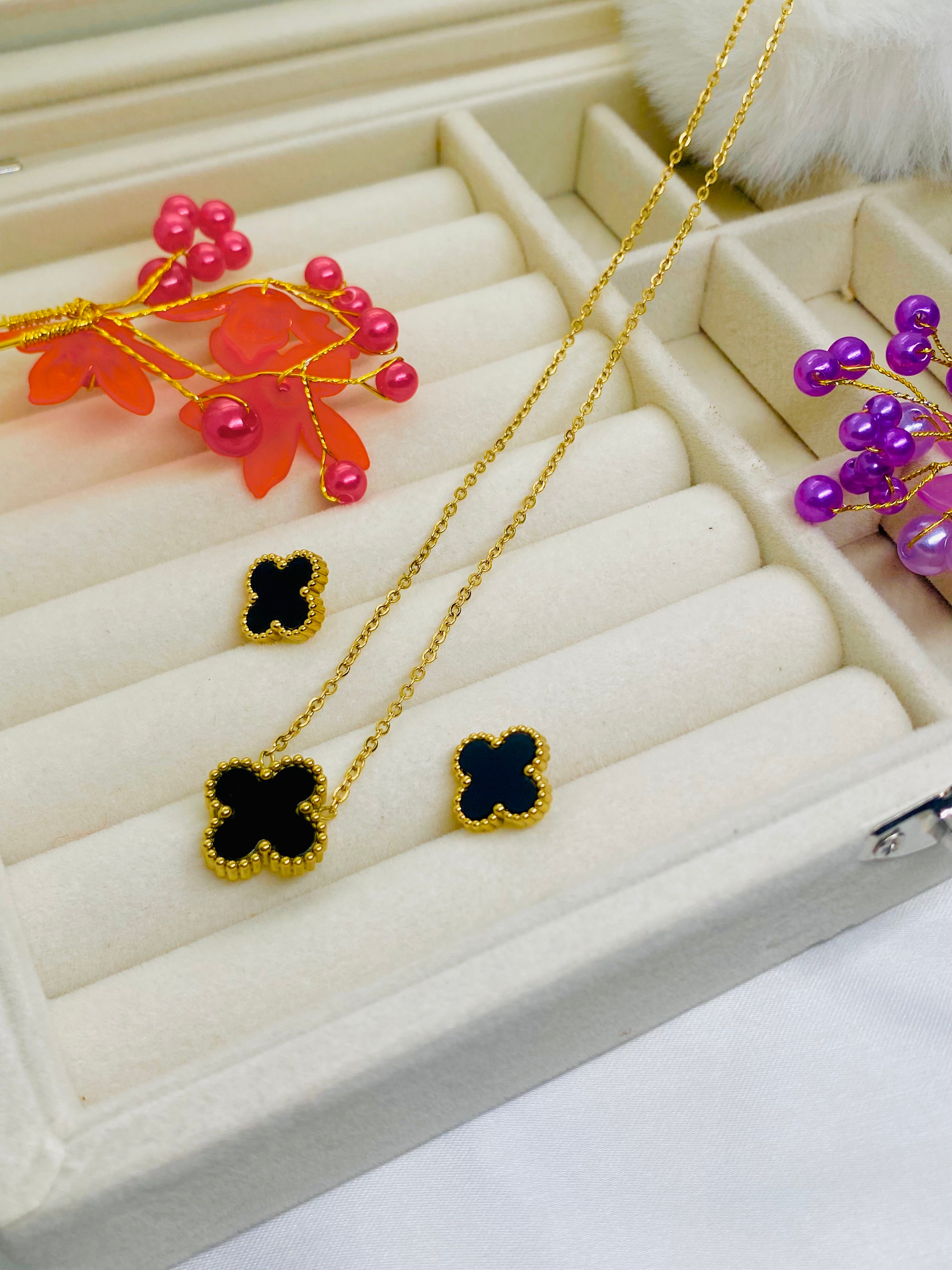 Royal Clover Black Enamel Pendant & Stud Earrings Set