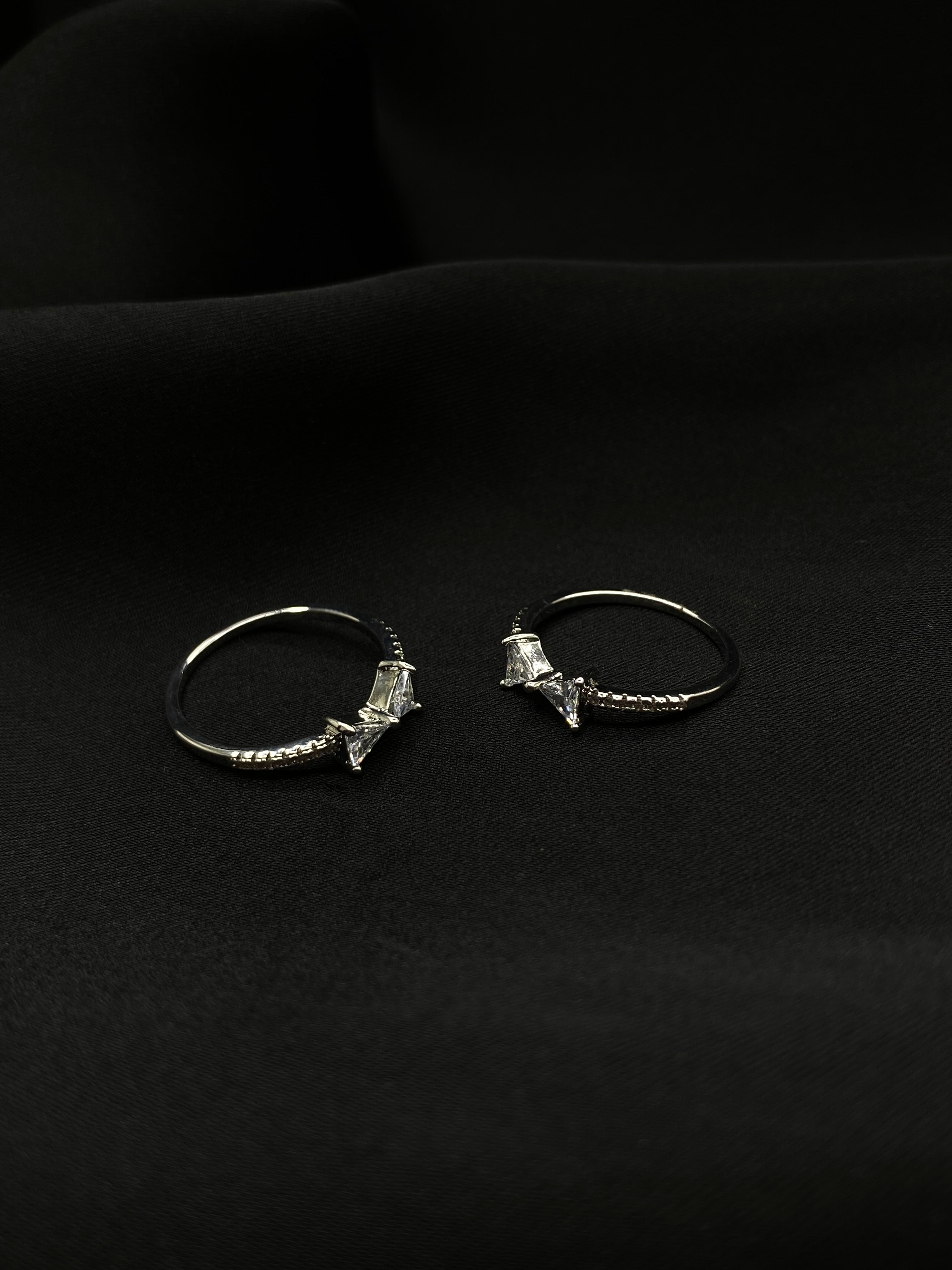 Twilight Prism: Dual Trillion-Cut Diamond Ring