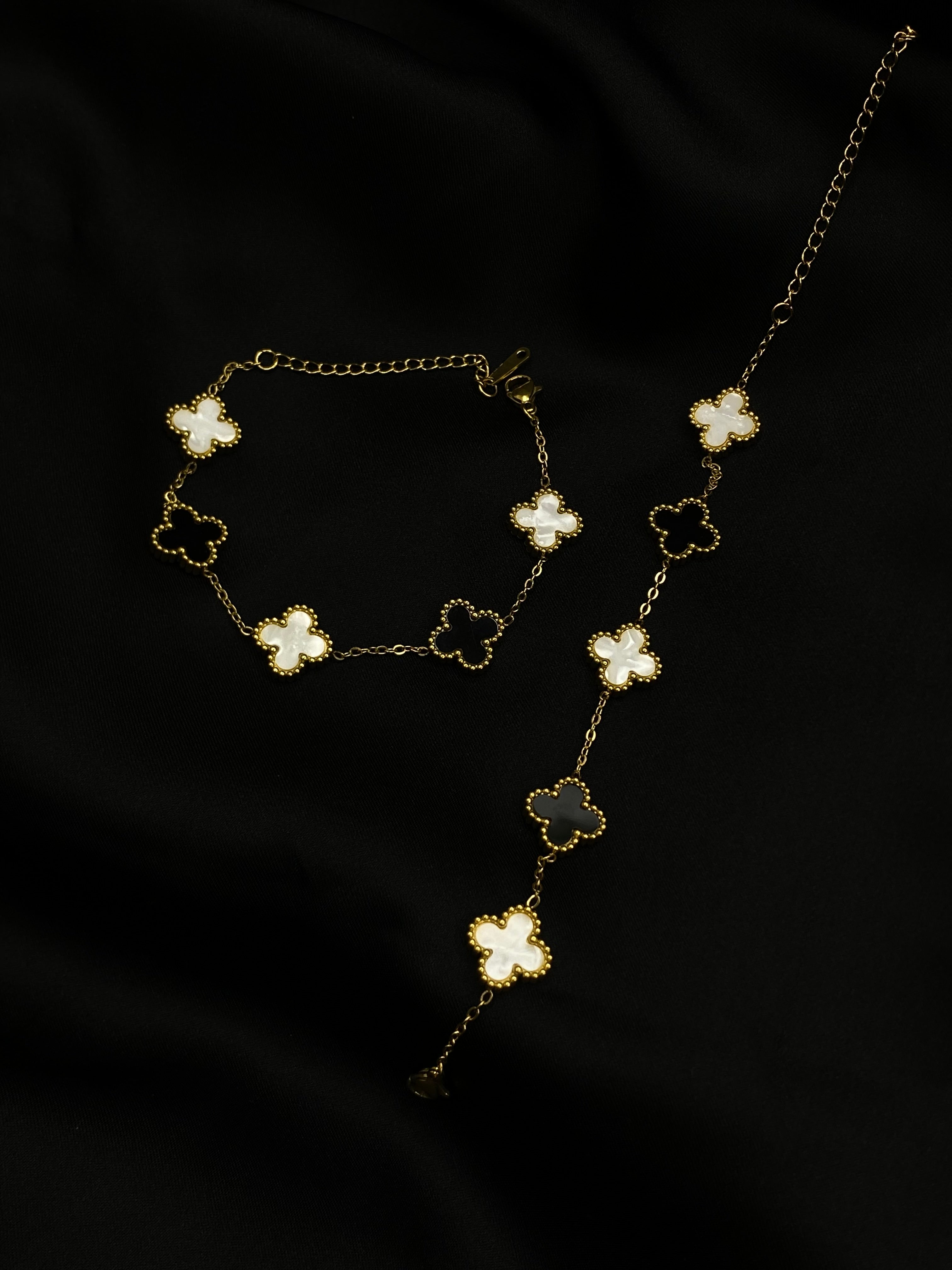 Elegant Gold Clover Bracelet