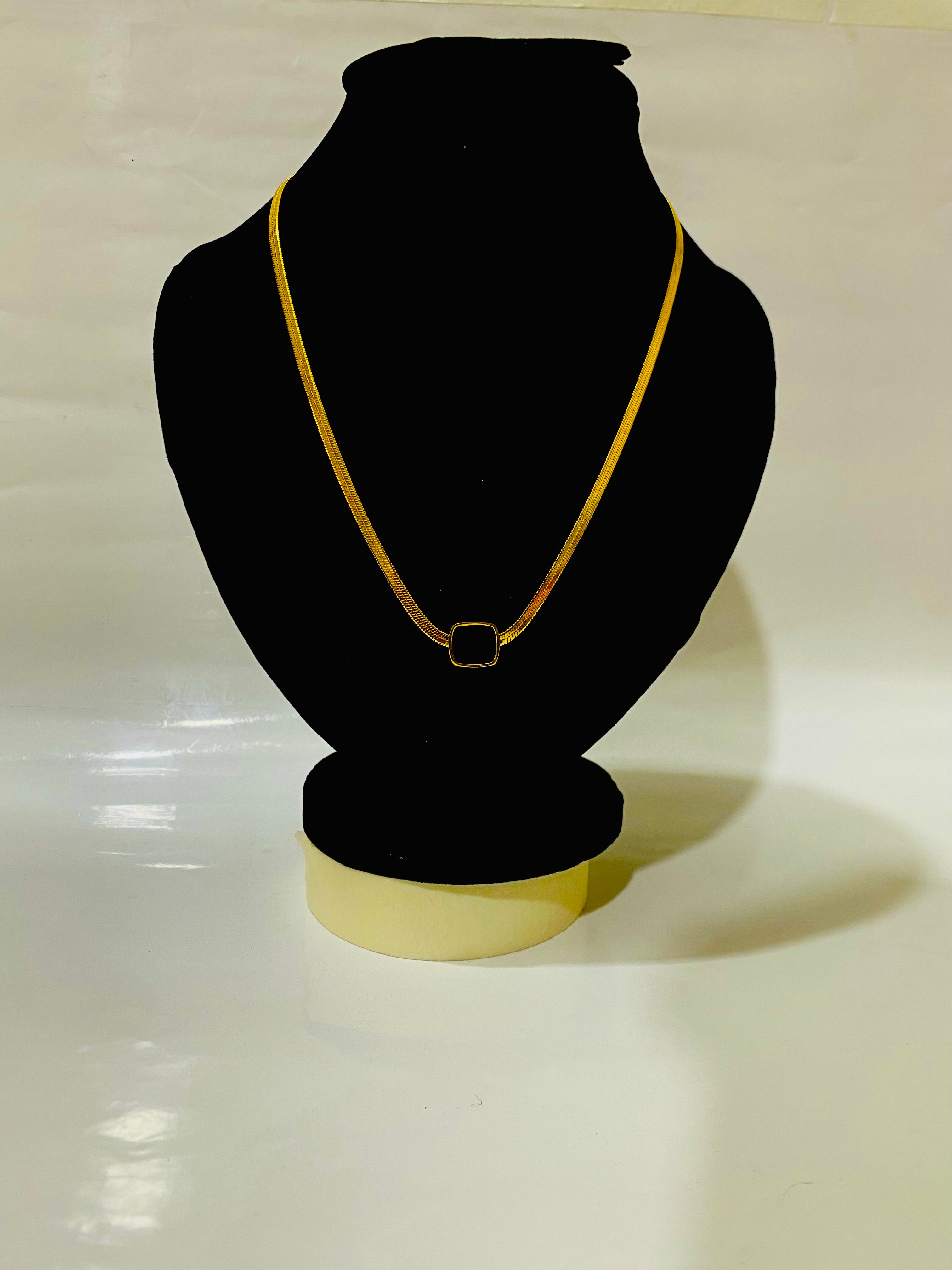 Minimalist Gold Square Pendant Necklace
