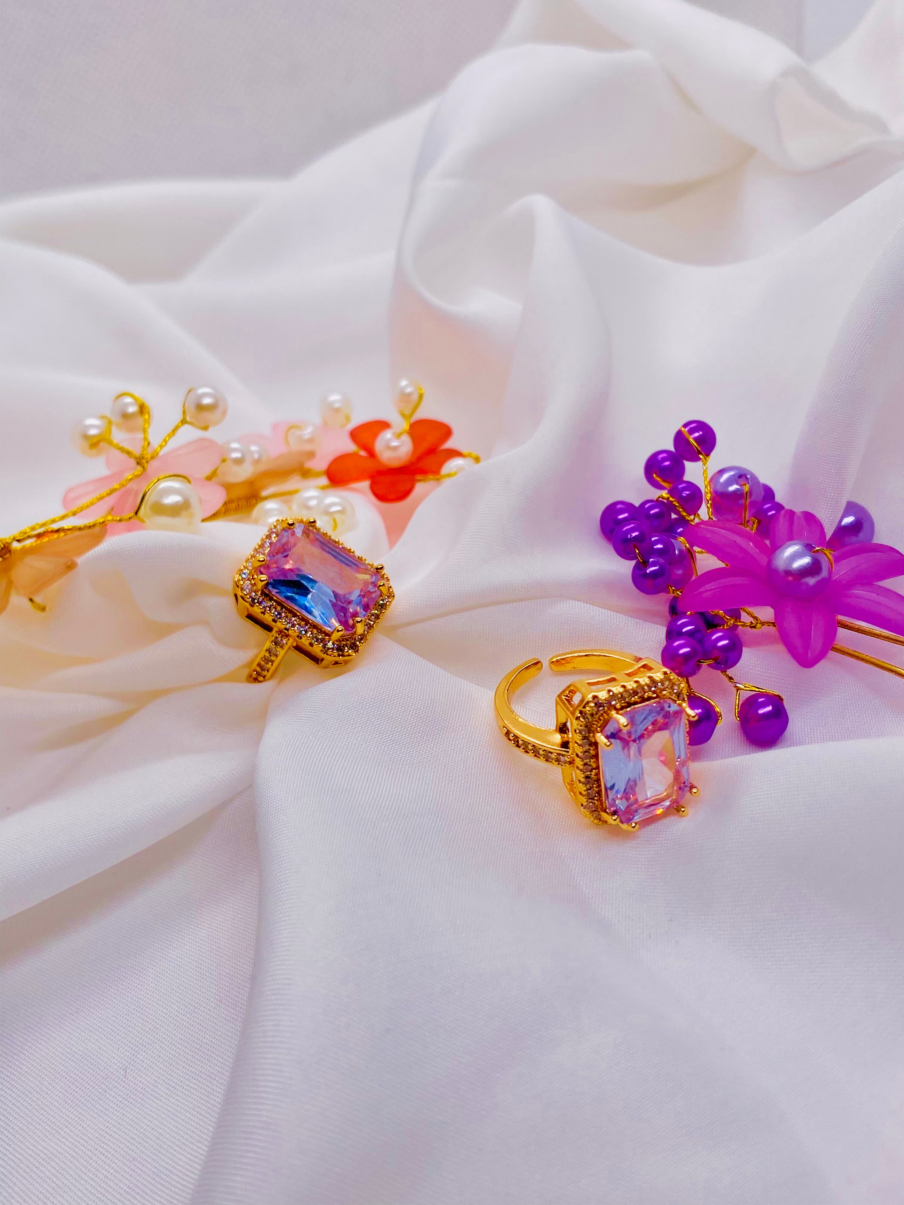 Royal Radiance Adjustable Rings – Elegant Gold-Plated with Iridescent Gemstone